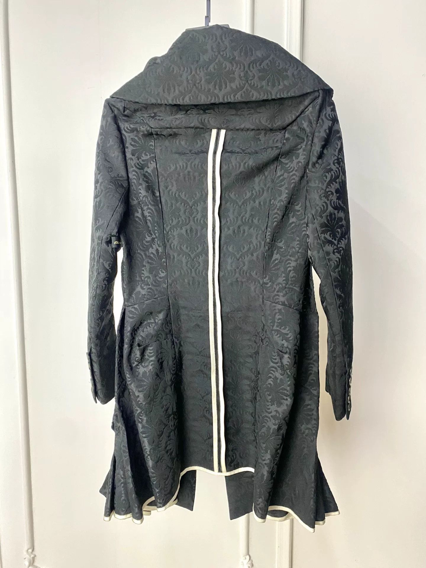 Comme des Garcons undercover wet summer jacquard satin coat Size S / US 4 / IT 40 - 3 Thumbnail