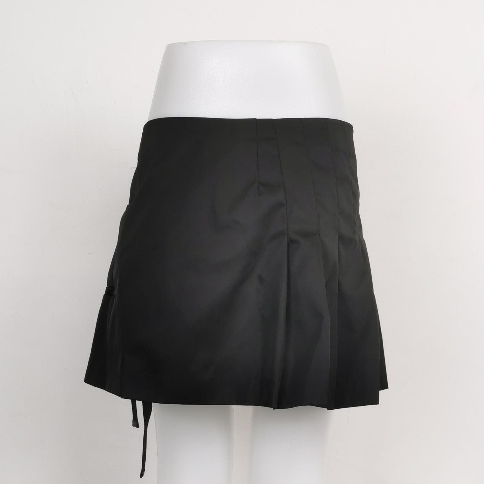 Prada Prada Pleated Black Triangle Logo Skirt 0079 Size US 40 / EU 56 - 2 Thumbnail