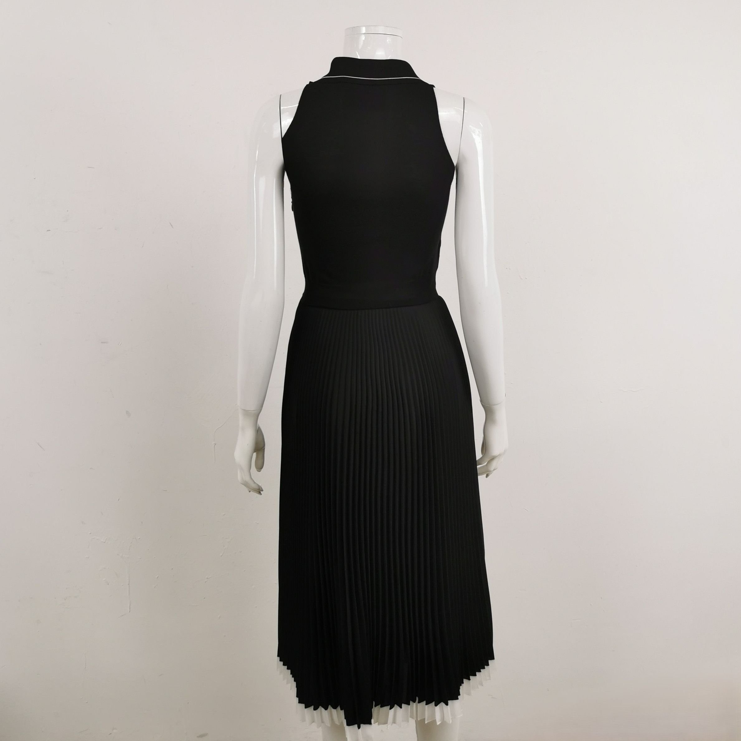 Prada Prada Pleated Black Logo Dress for Women 0079 Size US 36 / EU 52 - 2 Thumbnail