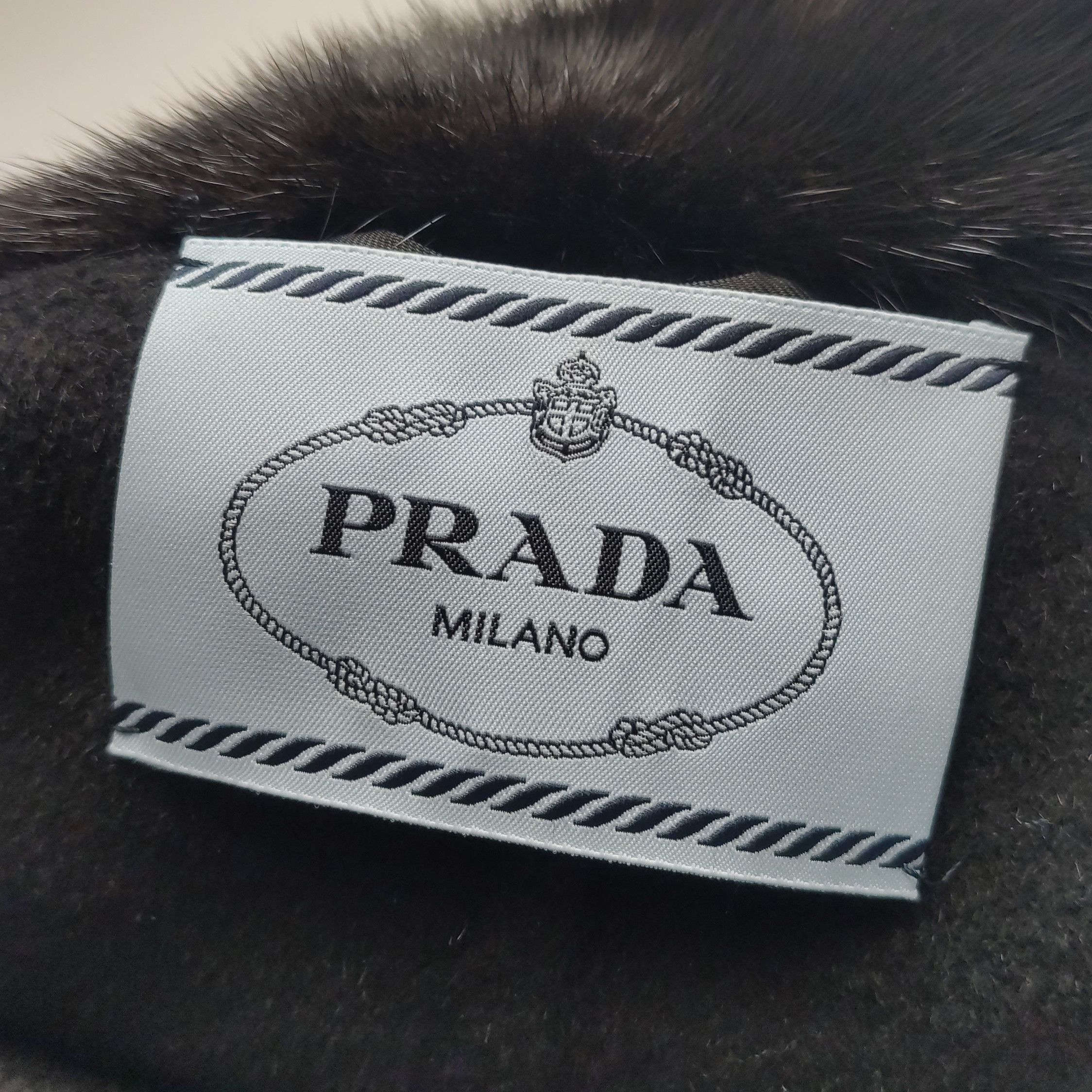 Prada Prada Double-Breasted Wool Coat with Fur Collar 0079 Size US XXS / EU 40 - 8 Thumbnail