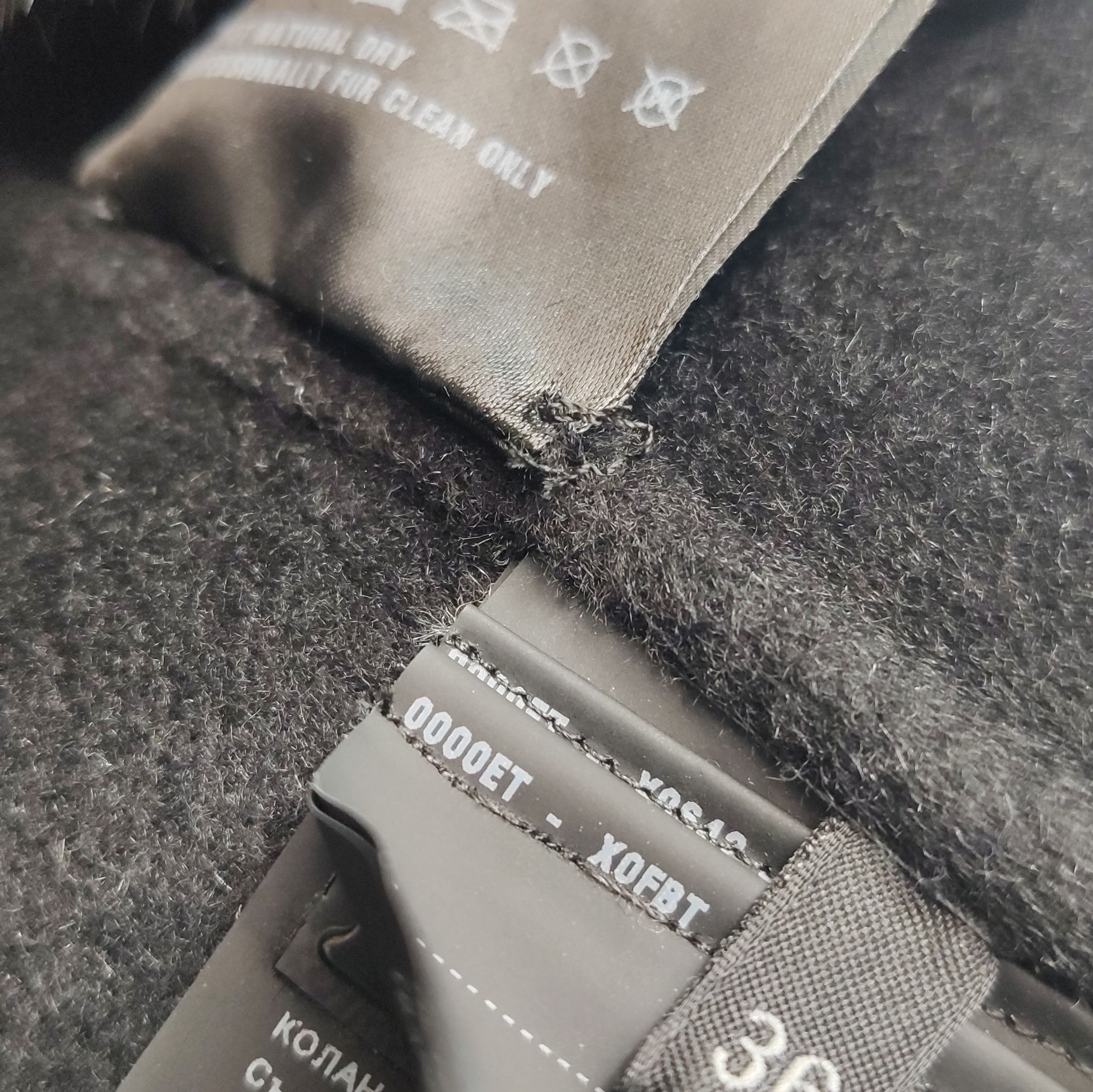 Prada Prada Double-Breasted Wool Coat with Fur Collar 0079 Size US XXS / EU 40 - 9 Thumbnail