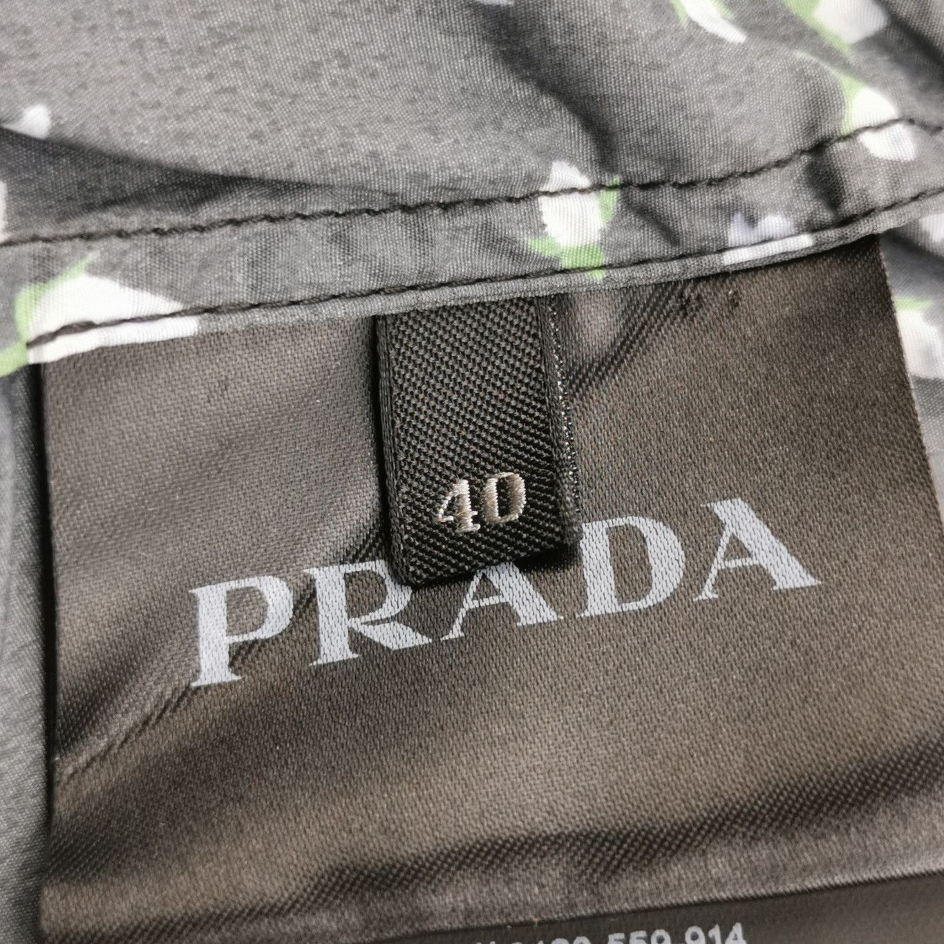 Prada Prada Contrast Color Hooded Jacket Size 40 0079 Size US L / EU 52-54 / 3 - 6 Thumbnail
