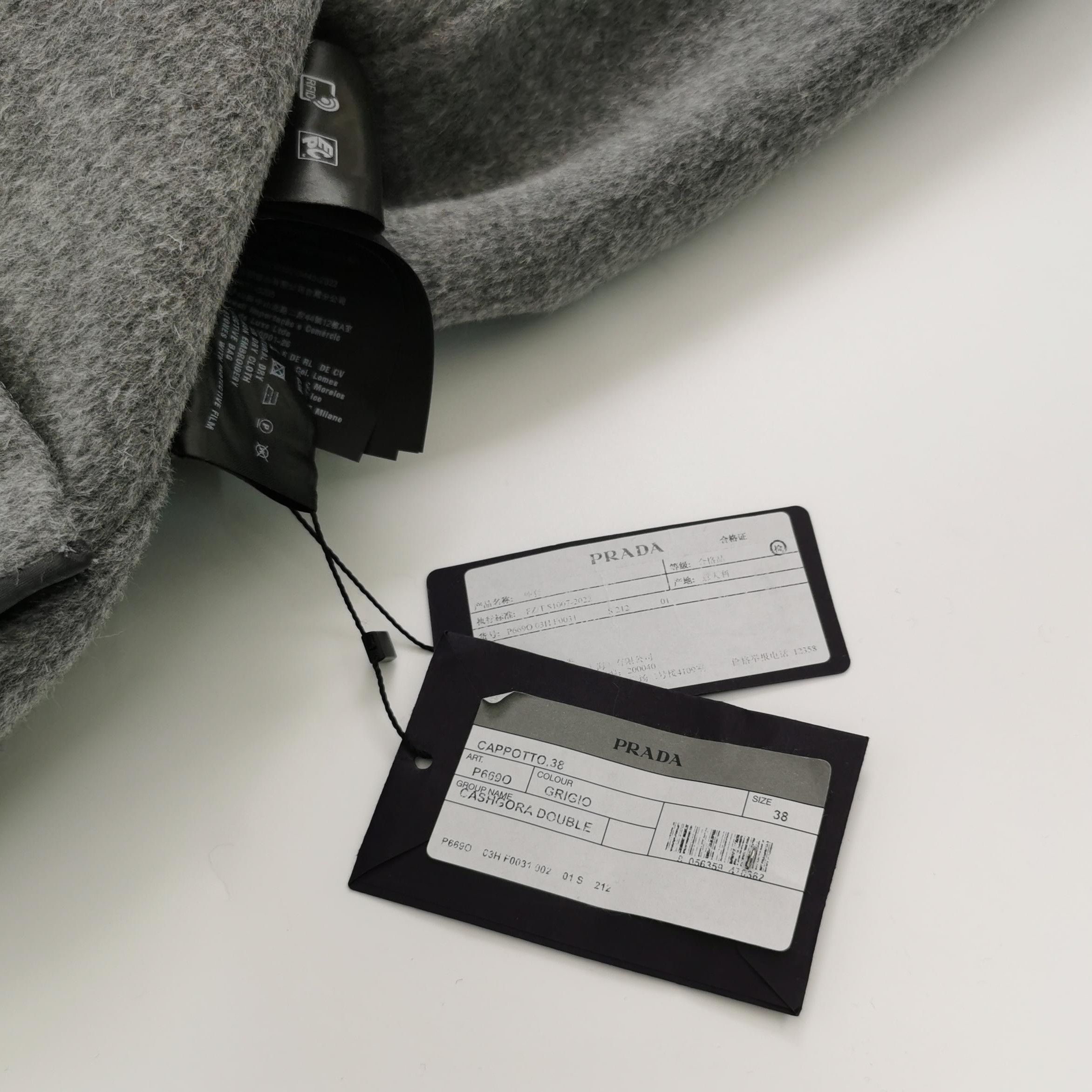 Prada Prada Gray Wool Blend Single-Breasted Coat 0079 Size US S / EU 44-46 / 1 - 4 Thumbnail