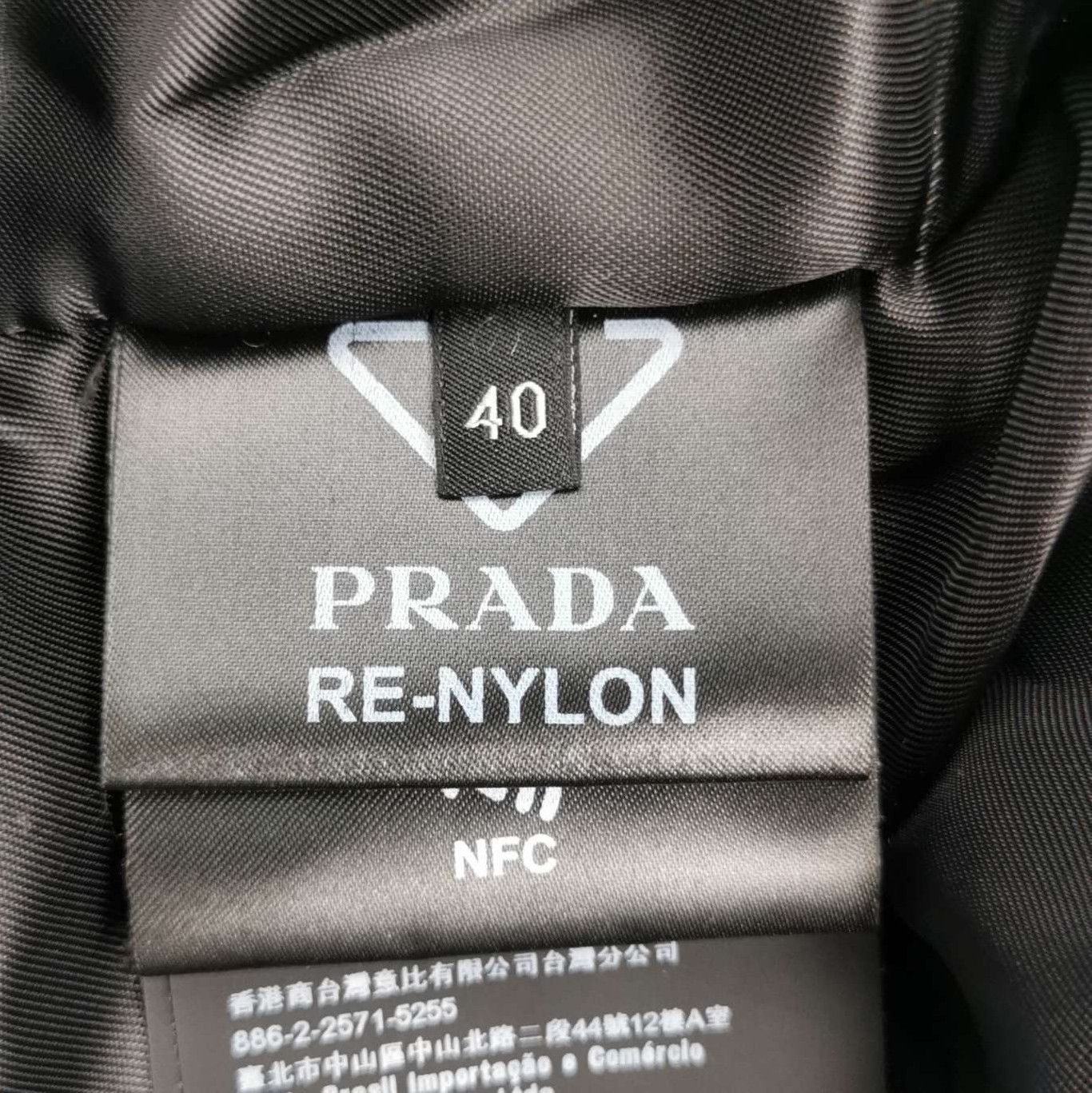 Prada Prada Color Blocked Triangle Logo Down Jacket 0079 Size US M / EU 48-50 / 2 - 5 Thumbnail
