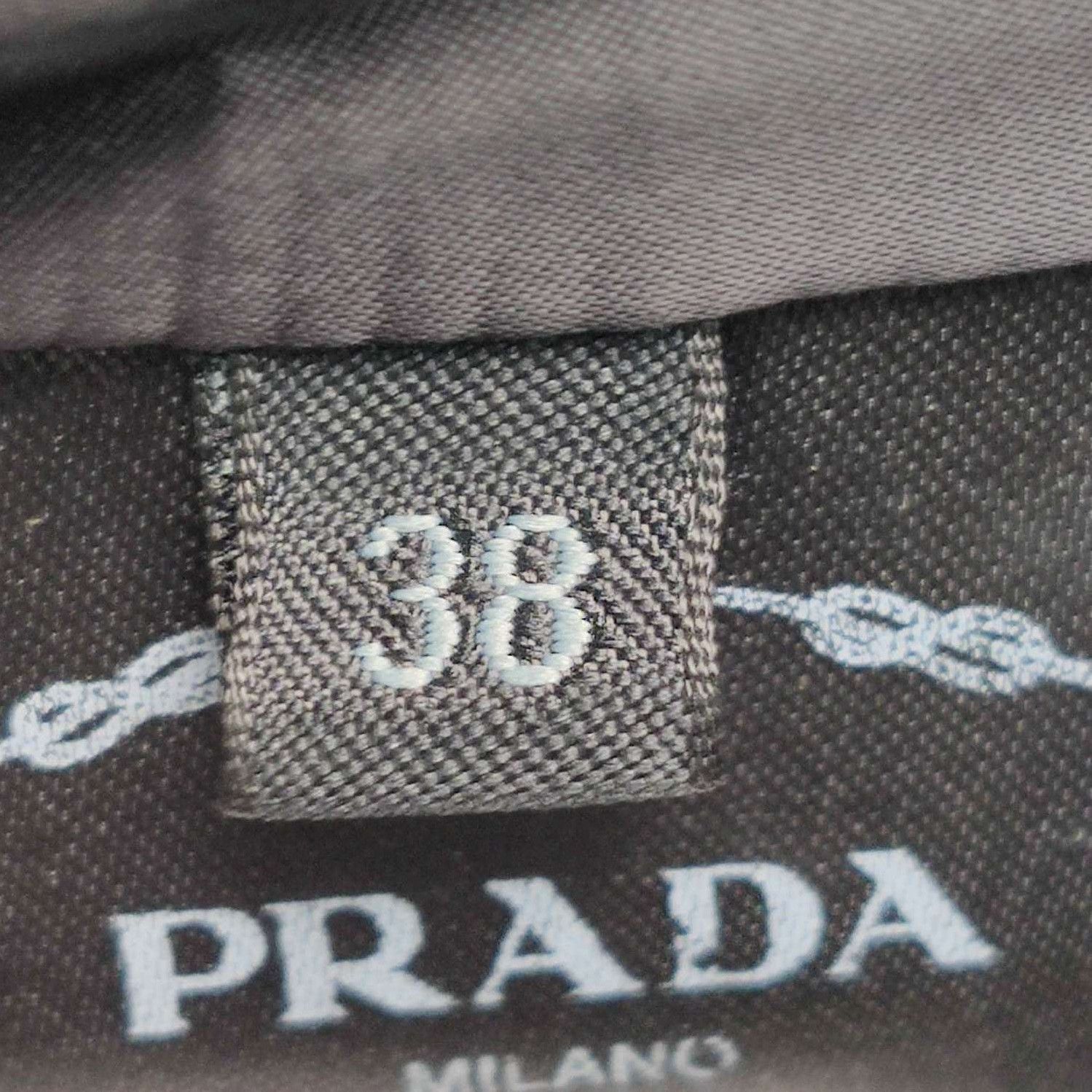 Prada Prada Quilted Hooded Long Sleeve Down Jacket 0079 Size US S / EU 44-46 / 1 - 5 Thumbnail