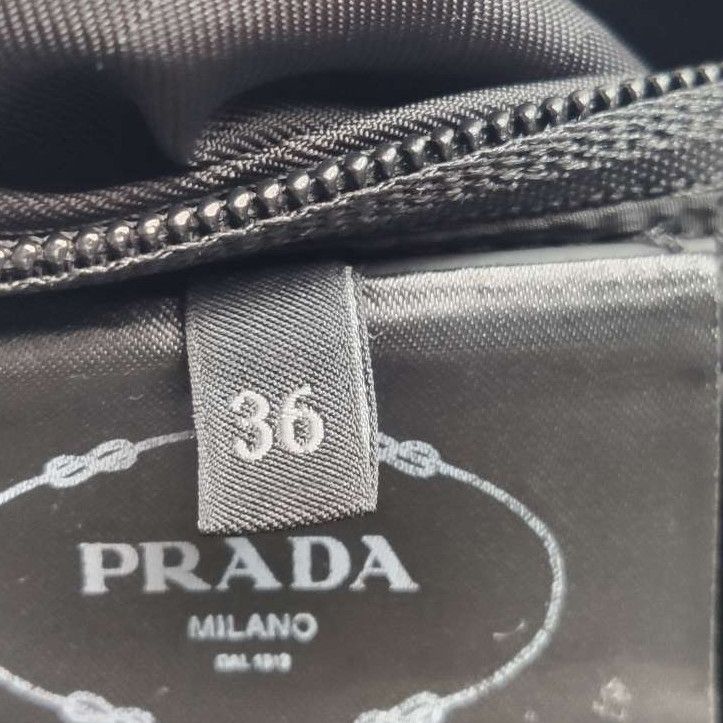 Prada Prada Logo Hooded Jacket in Black 0079 Size US S / EU 44-46 / 1 - 6 Thumbnail