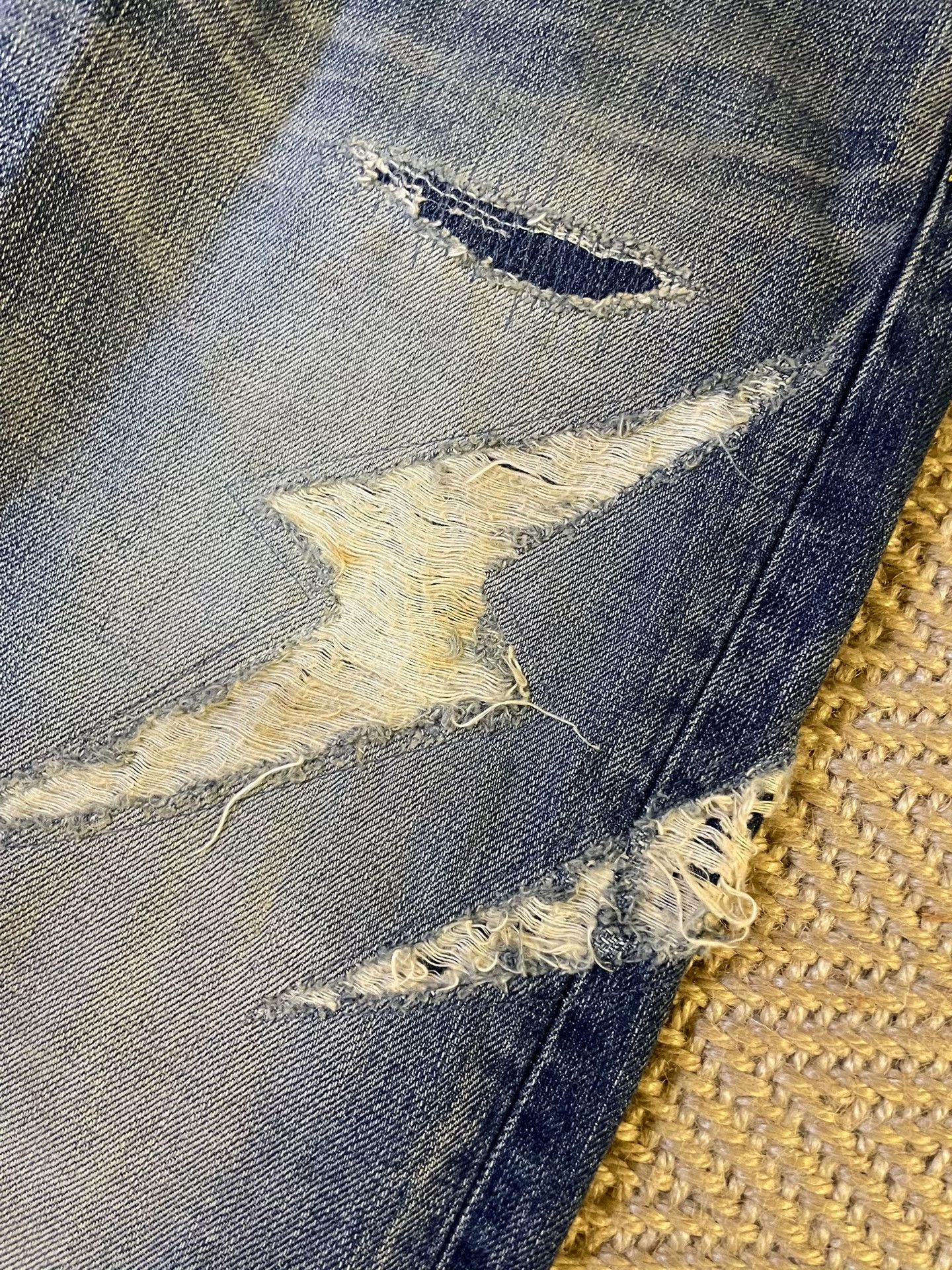 Vanquish vintage denim with distressed details Size US 28 / EU 44 - 4 Thumbnail