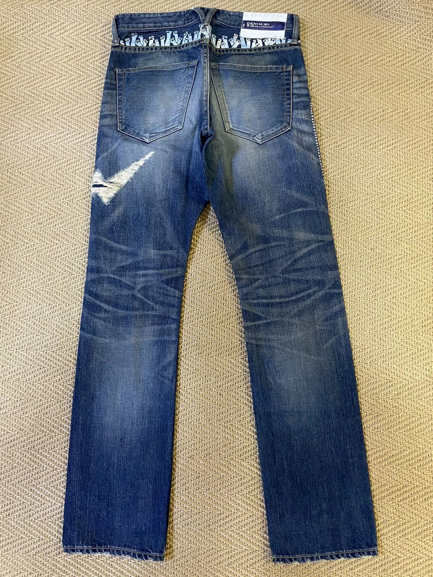Vanquish vintage denim with distressed details Size US 28 / EU 44 - 2 Thumbnail