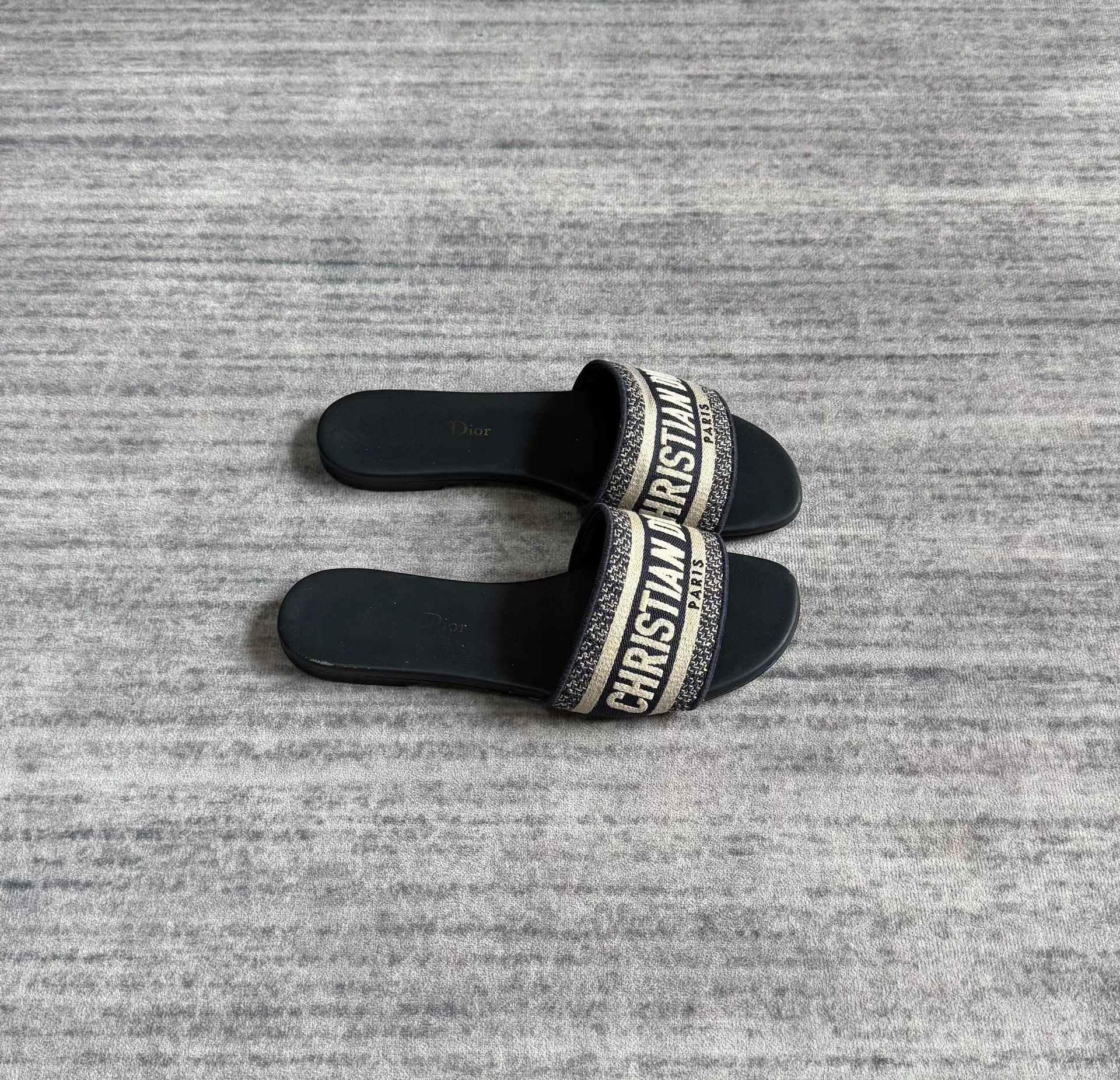 Dior christian dior navy embroidered flat sandals Size US 6 / IT 36 - 2 Thumbnail