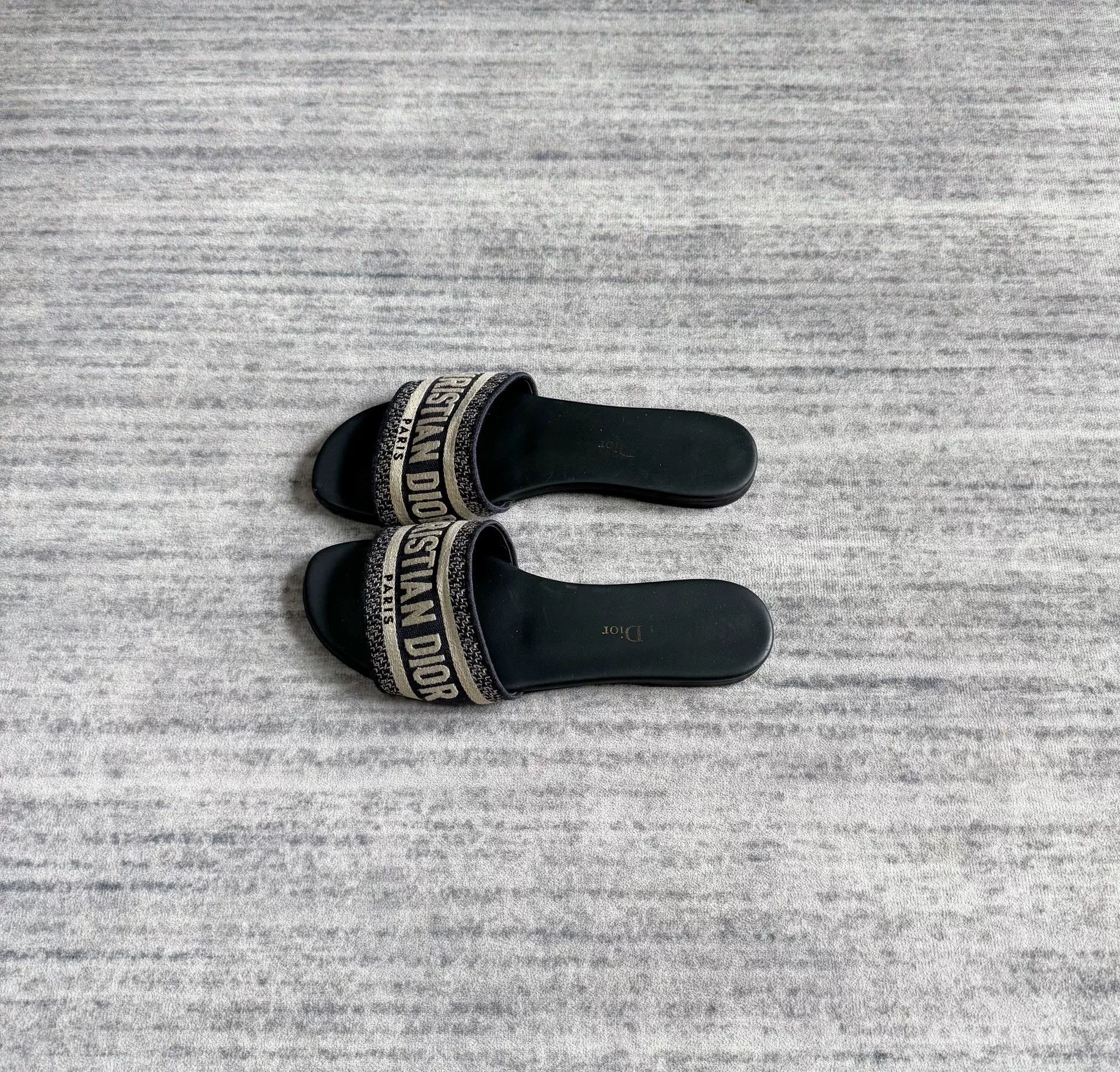 Dior christian dior navy embroidered flat sandals Size US 6 / IT 36 - 3 Thumbnail