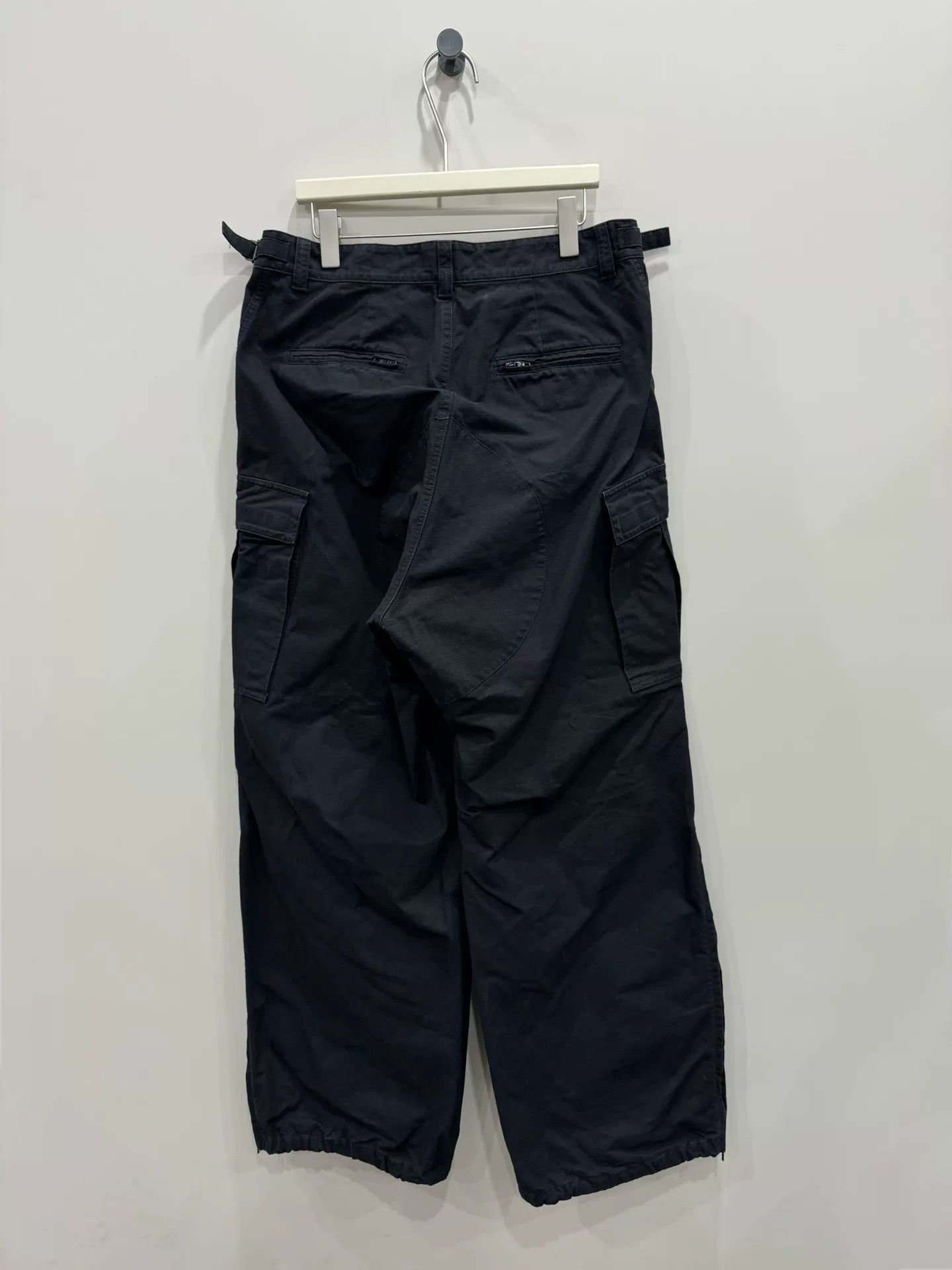 Balenciaga balenciaga pulled cargo stacked work pants Size US 38 / EU 54 - 2 Thumbnail