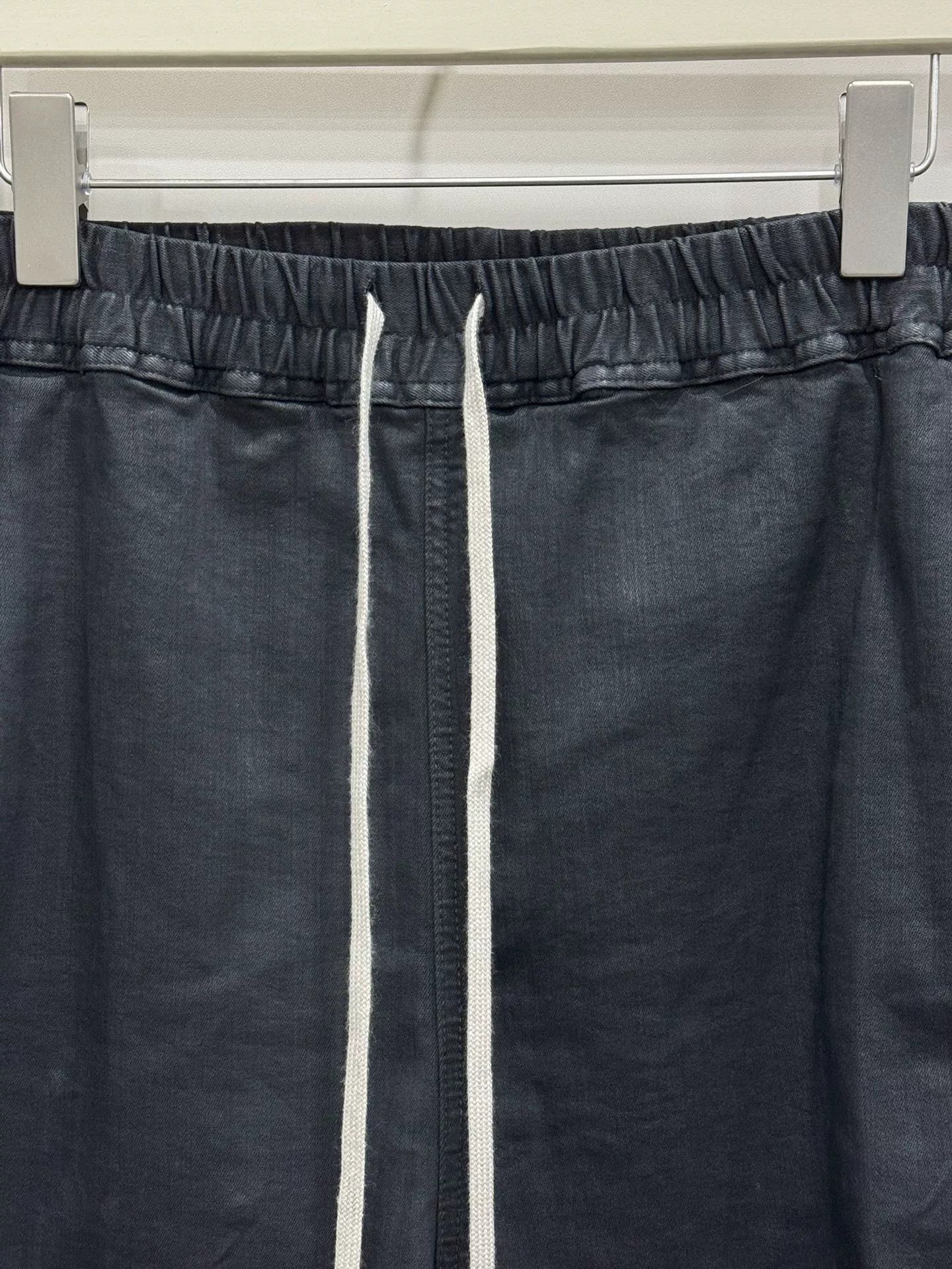 Rick Owens rick owens waxed denim shorts size 50 Size US 31 - 3 Thumbnail