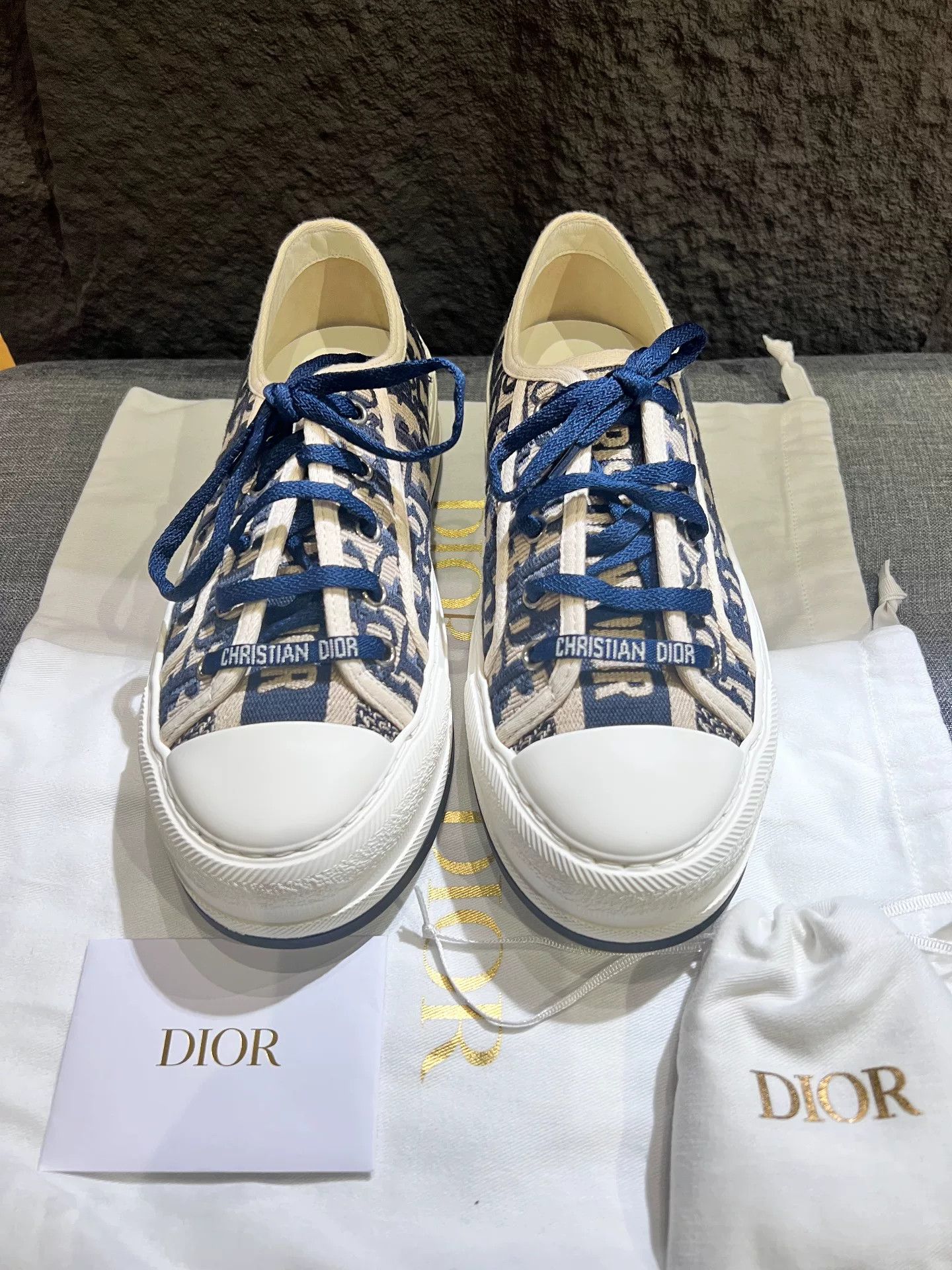 Dior dior walk'n dior embroidered canvas sneakers Size US 7.5 / IT 37.5 - 2 Thumbnail