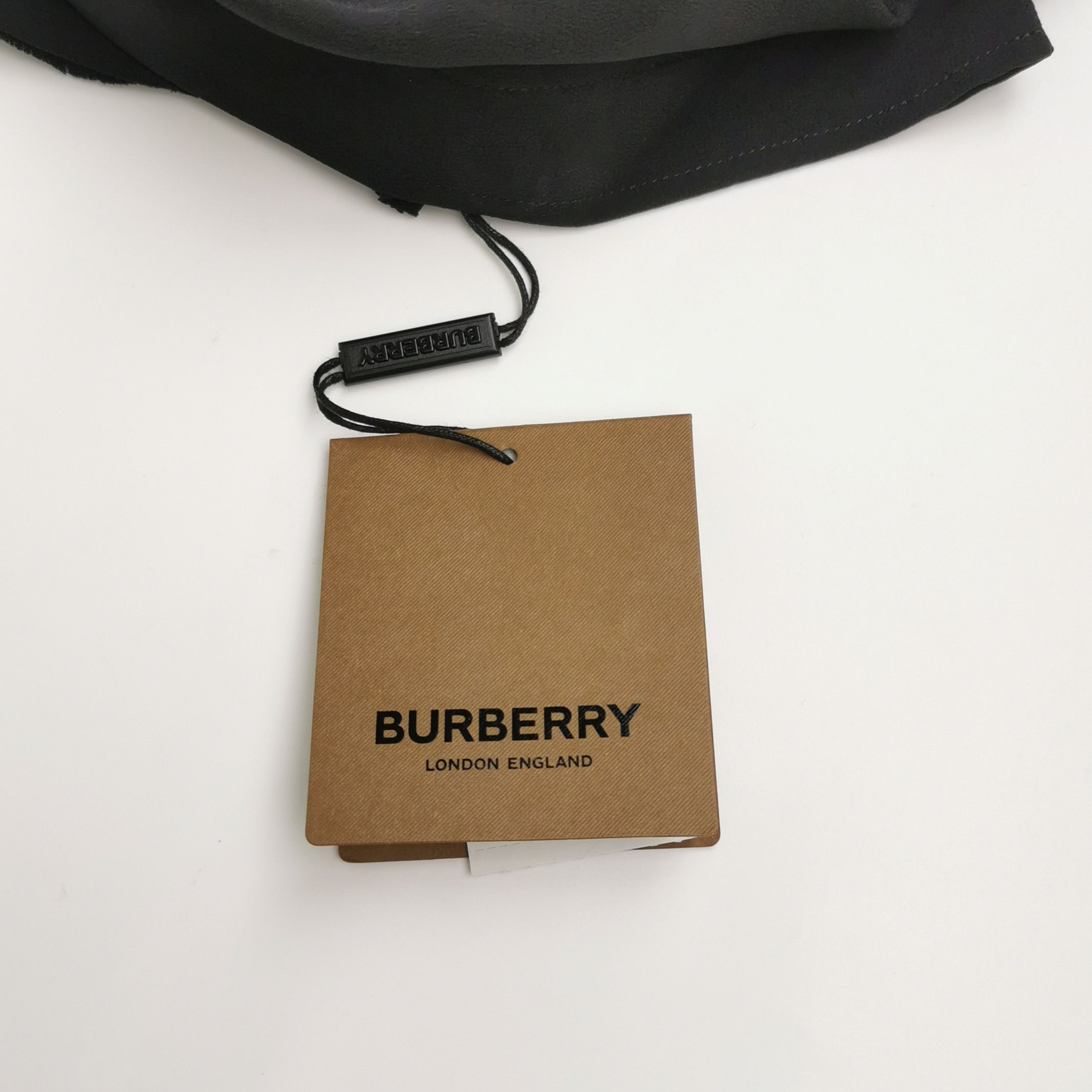 Burberry Burberry Black Silk Sleeveless Blouse 0079 Size US S / EU 44-46 / 1 - 5 Thumbnail