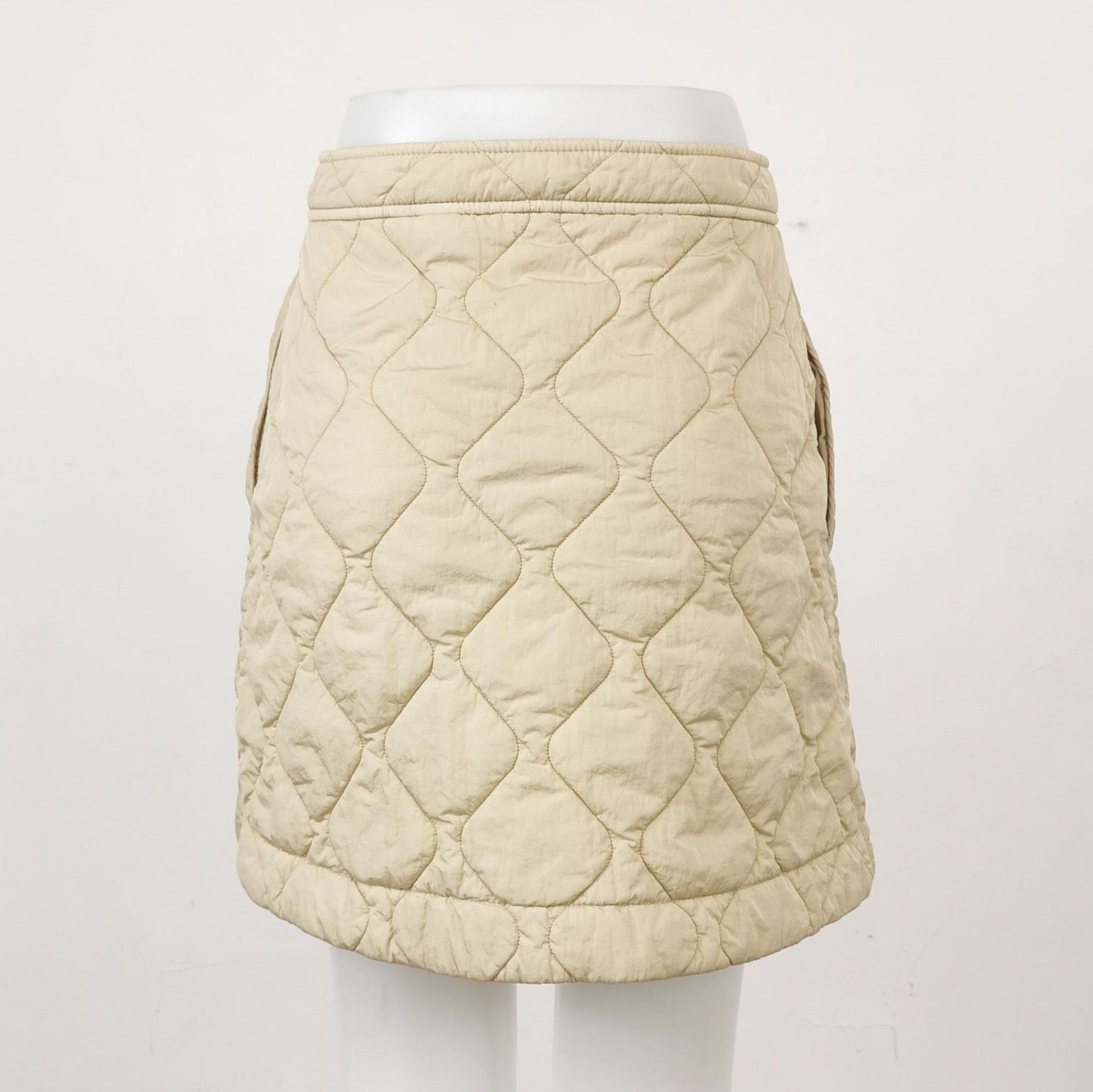 Burberry Burberry Quilted A-line Skirt in Cream Color 0079 Size US 26 / EU 42 - 2 Thumbnail