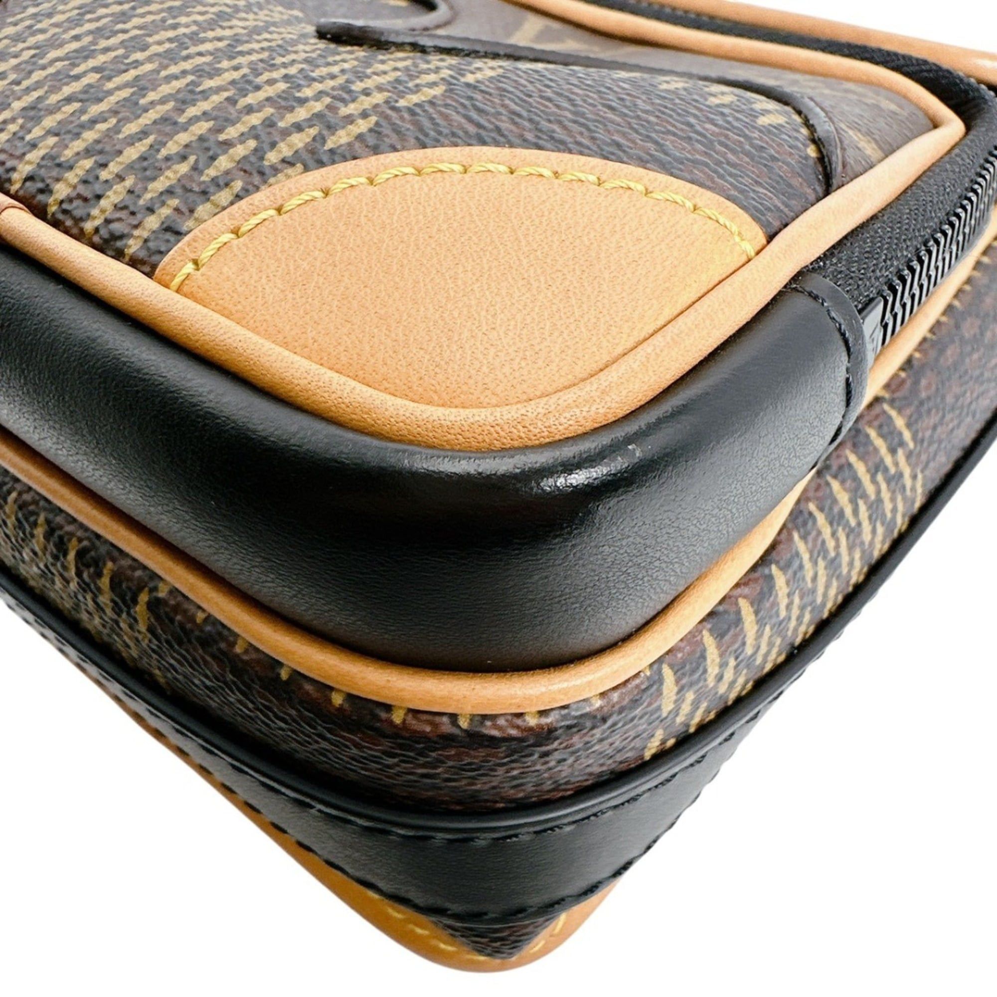 Louis Vuitton Louis Vuitton Amazon Messenger Bag Damier Giant Geant Canvas N40357 Brown Size ONE SIZE - 6 Thumbnail