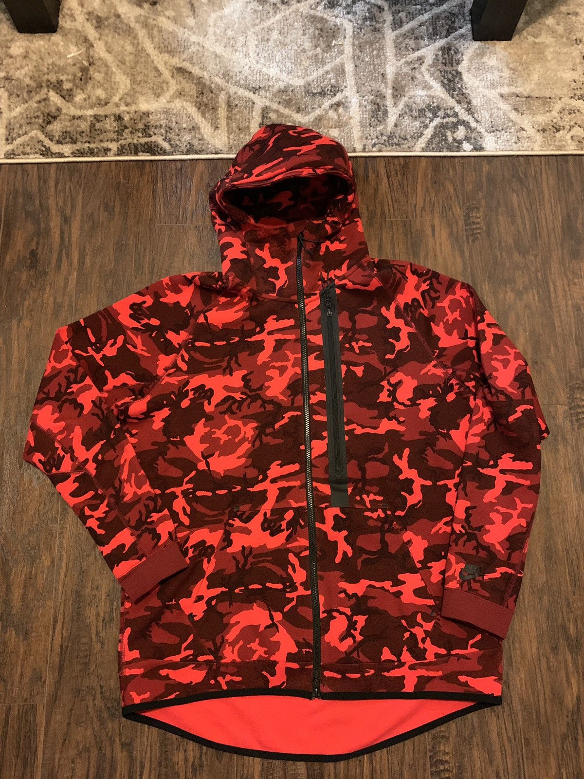 Nike tech cheap fleece red camo