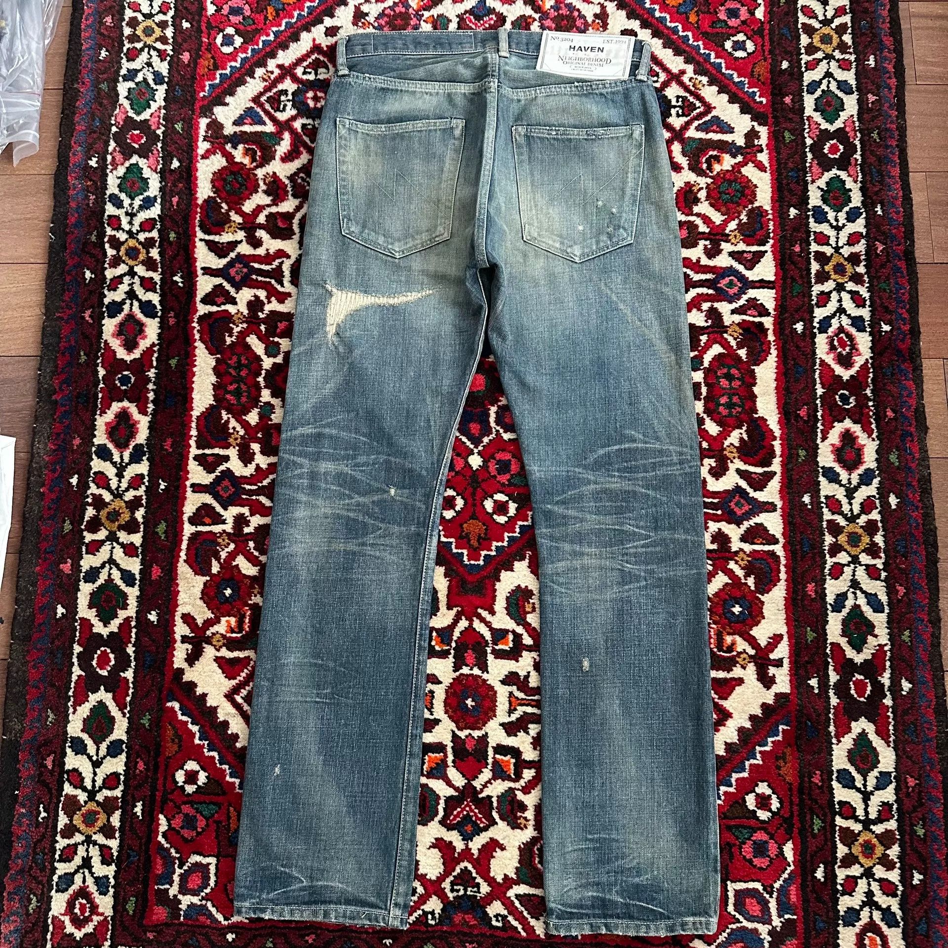Neighborhood distressed blue jeans with unique detailing Size US 31 - 2 Thumbnail