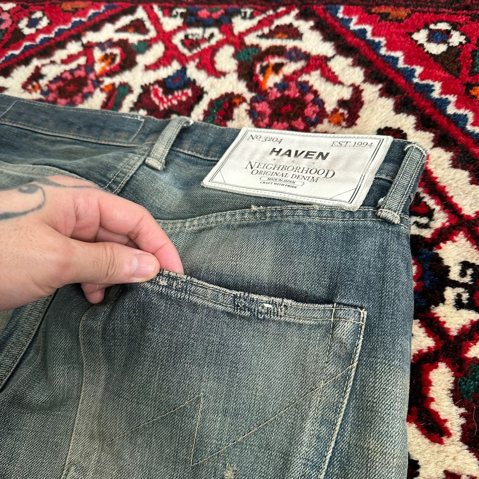 Neighborhood distressed blue jeans with unique detailing Size US 31 - 5 Thumbnail