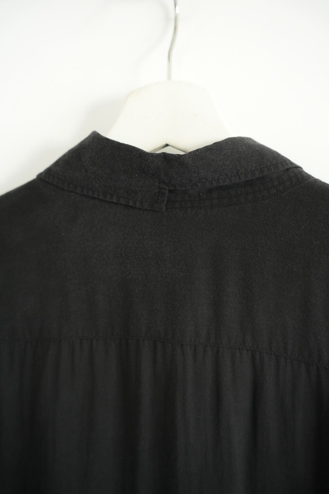 Yohji Yamamoto asymmetrical collar tencel shirt by yohji yamamoto Size US M / EU 48-50 / 2 - 5 Thumbnail