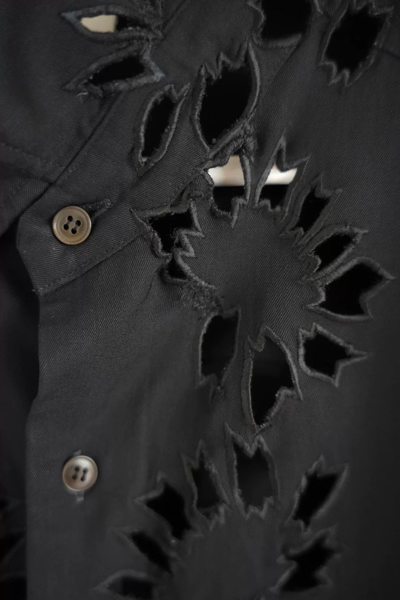 Yohji Yamamoto Yohji Yamamoto 96ss Black Cutout Shirt Size US M / EU 48-50 / 2 - 5 Thumbnail