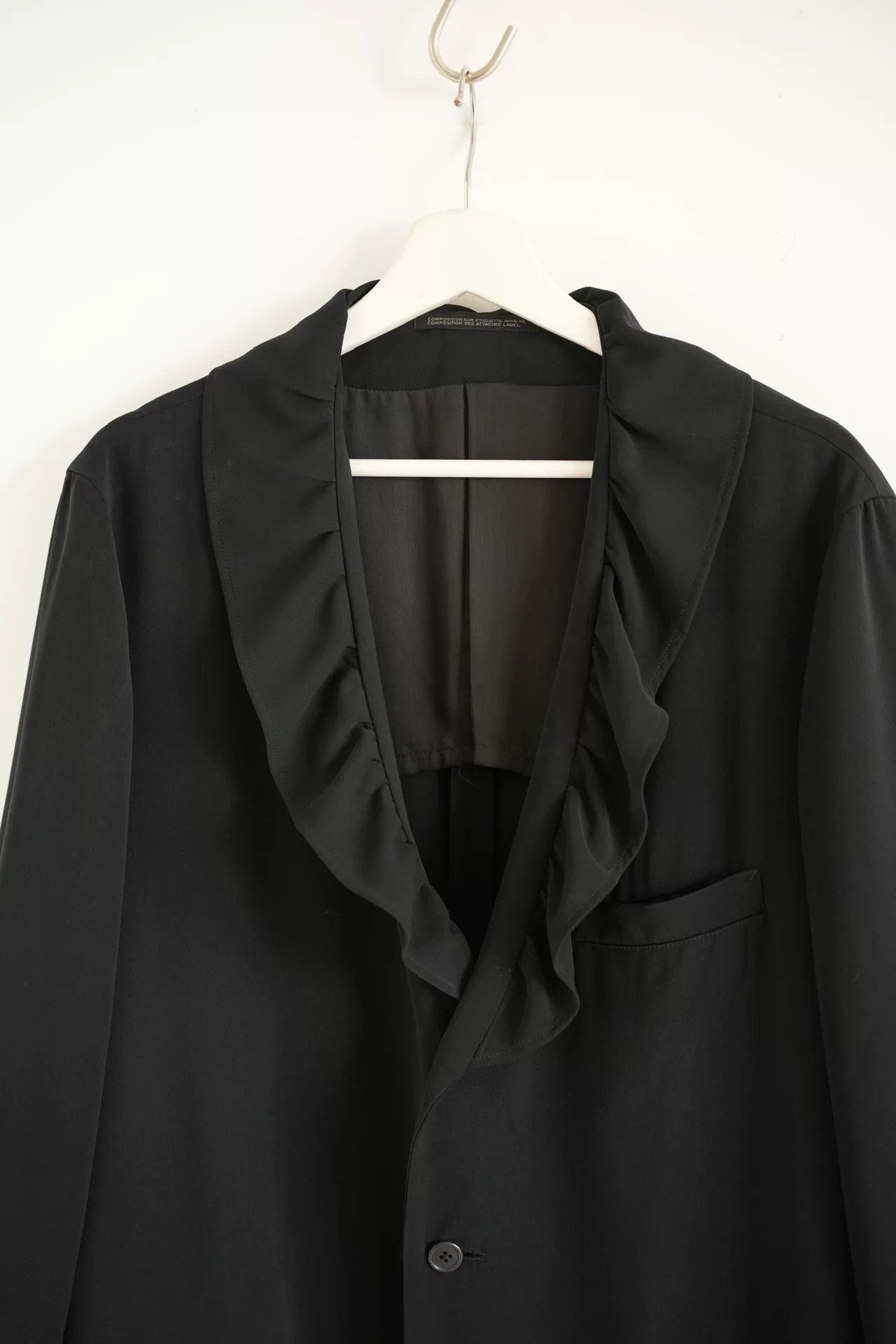 Yohji Yamamoto yohji yamamoto 97ss black coat with ruffles Size US M / EU 48-50 / 2 - 3 Thumbnail
