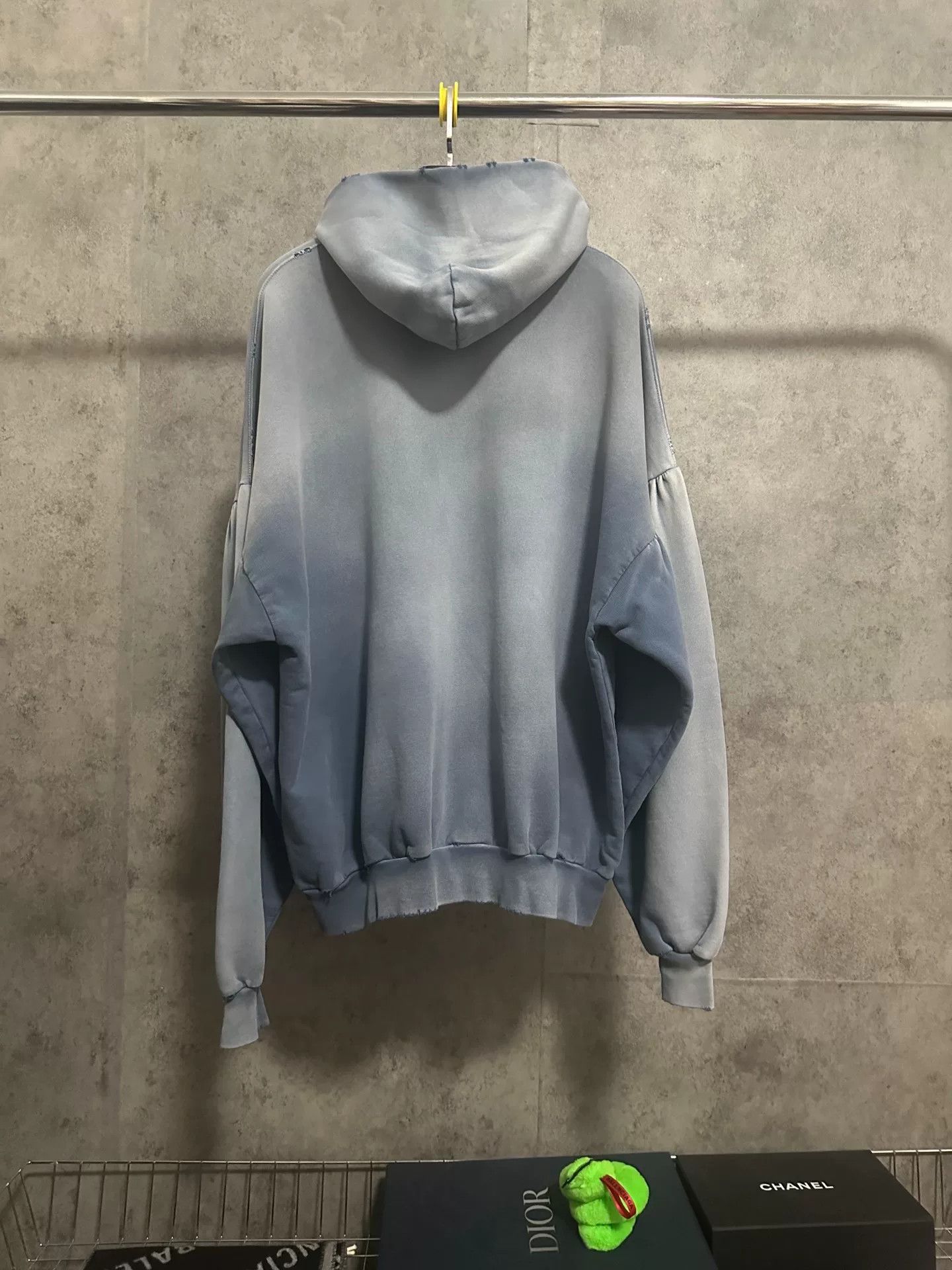 Balenciaga balenciaga blue gradient hoodie with logo Size US XL / EU 56 / 4 - 4 Thumbnail