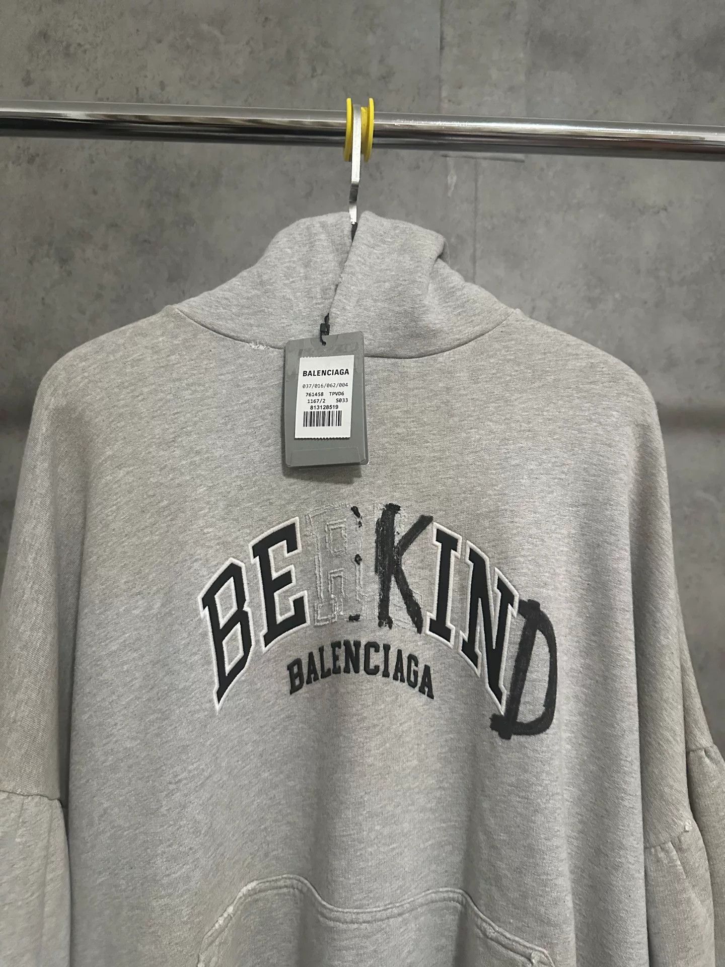 Balenciaga balenciaga gray hoodie with embroidered logo Size US L / EU 52-54 / 3 - 2 Thumbnail