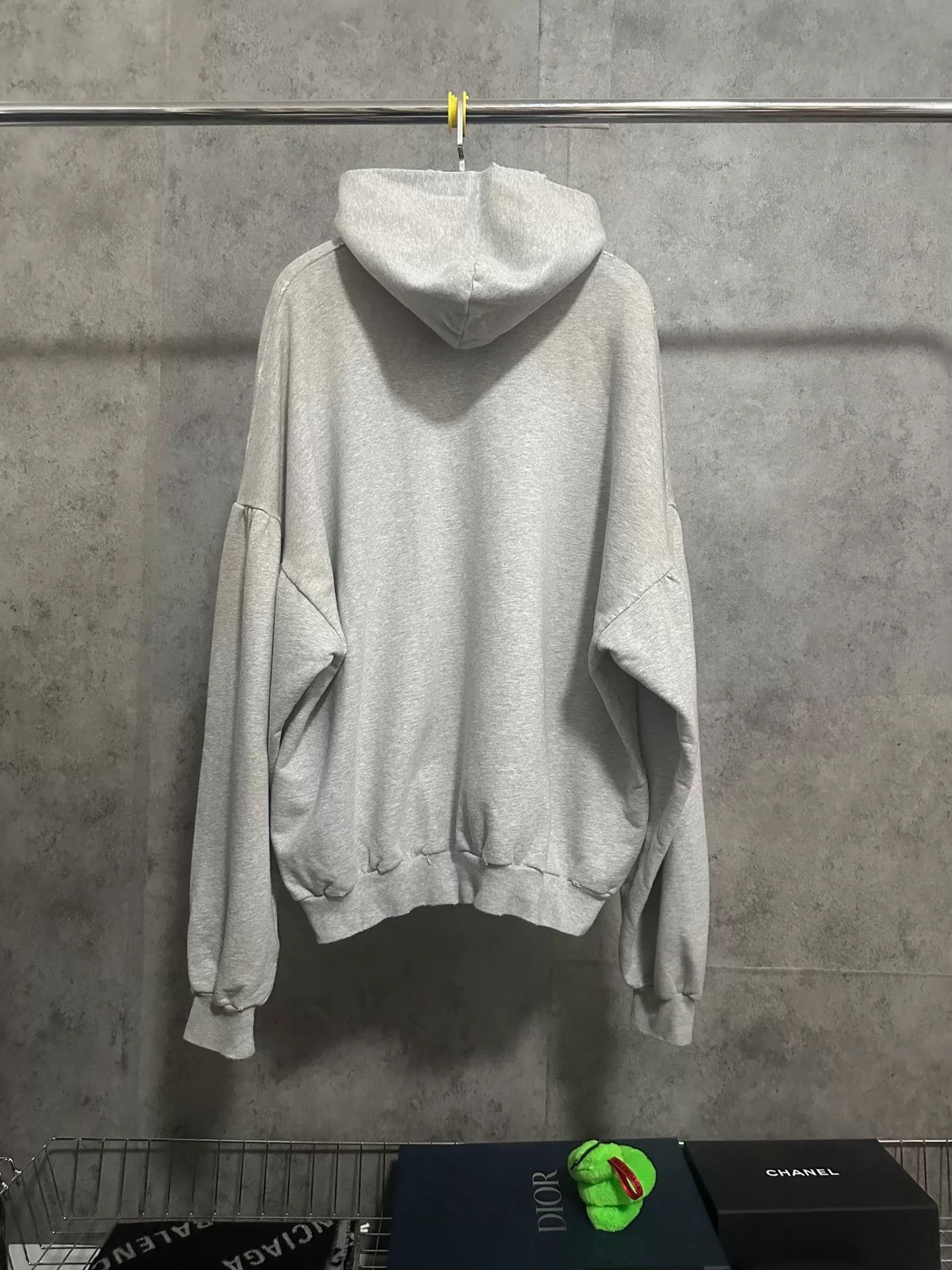 Balenciaga balenciaga gray hoodie with embroidered logo Size US L / EU 52-54 / 3 - 4 Thumbnail