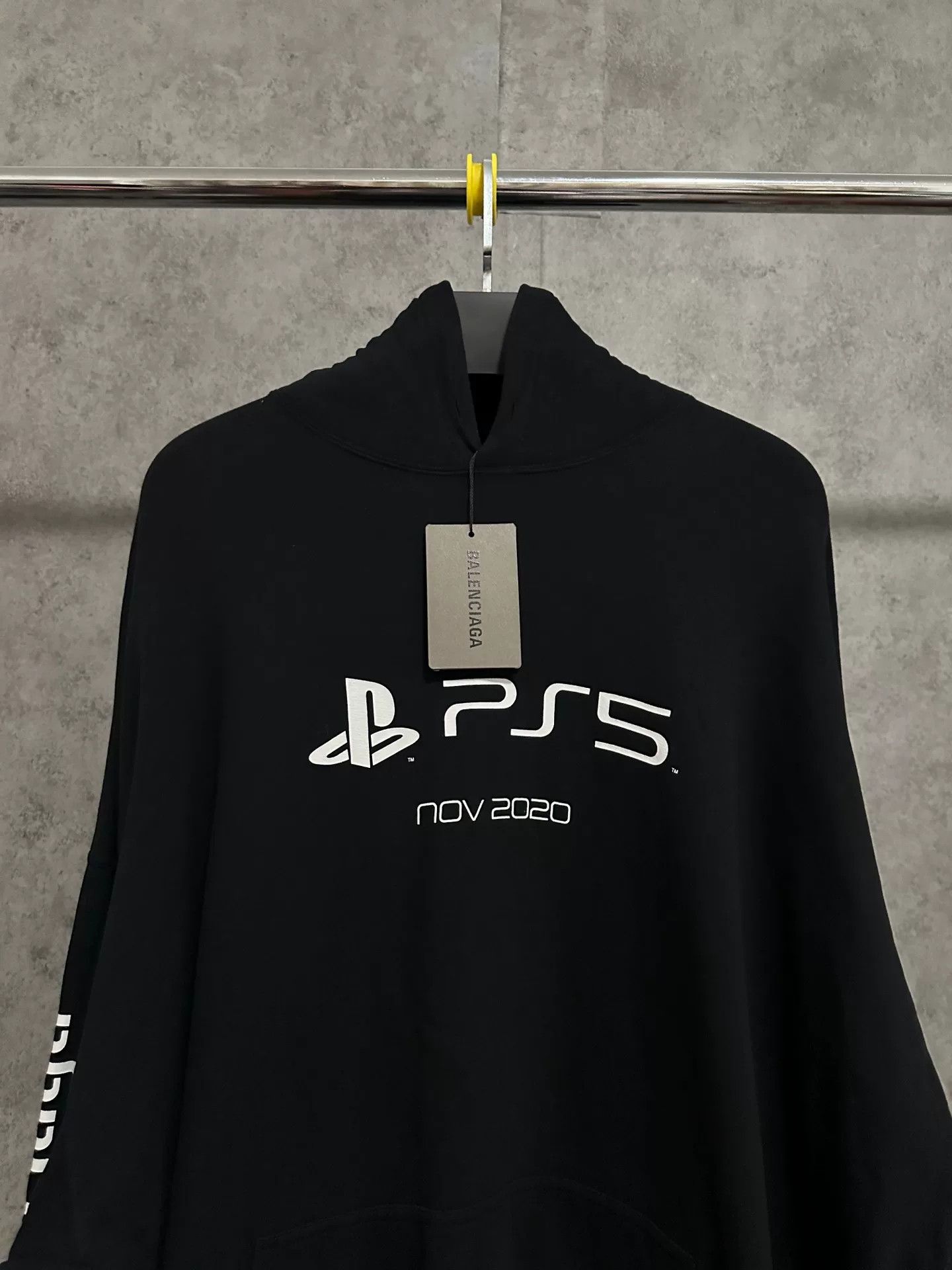 Balenciaga Balenciaga PS5 Collaboration Hoodie Black Size US XS / EU 42 / 0 - 2 Thumbnail
