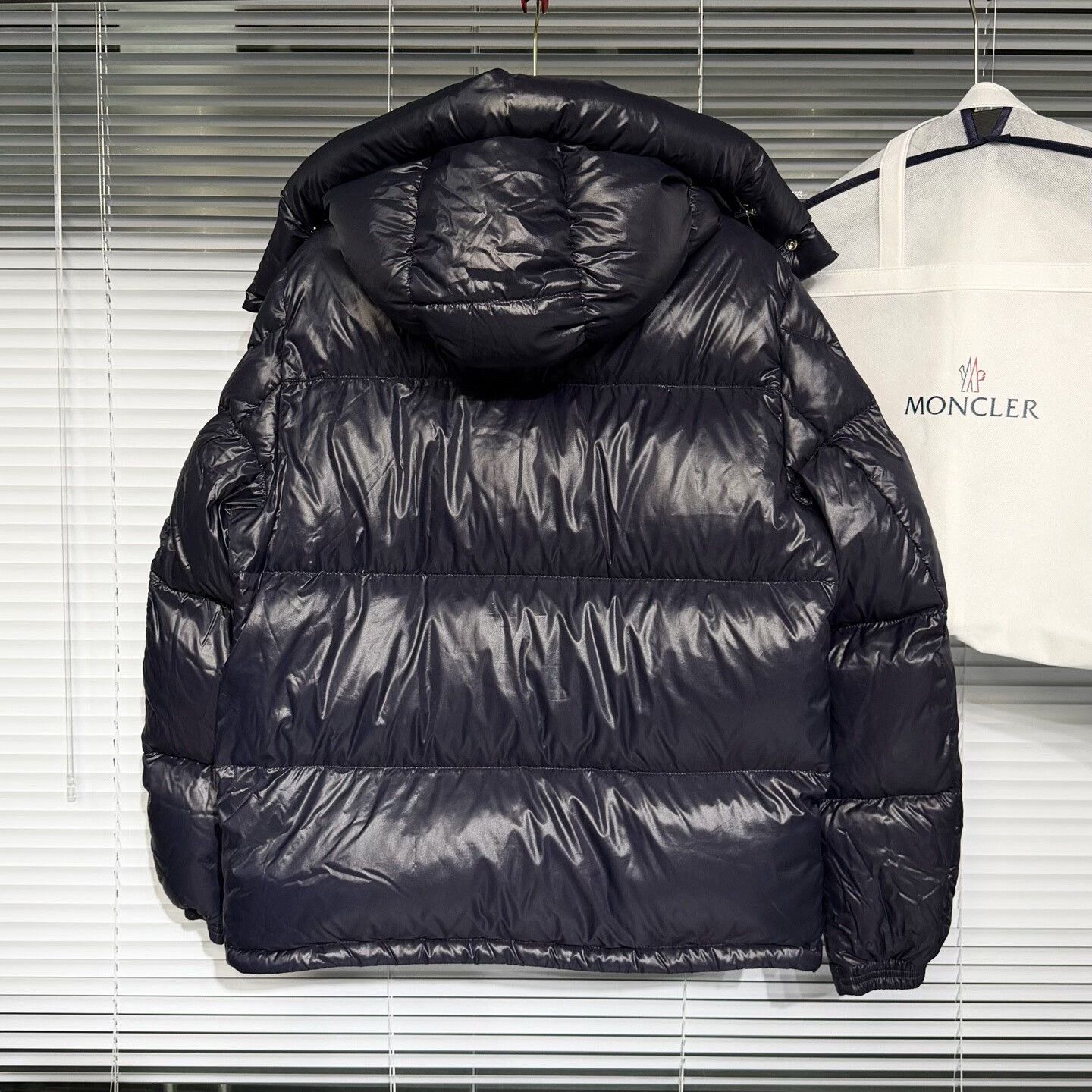 Moncler Moncler Montbeliard Down Jacket with Removable Hood Size US XL / EU 56 / 4 - 2 Thumbnail