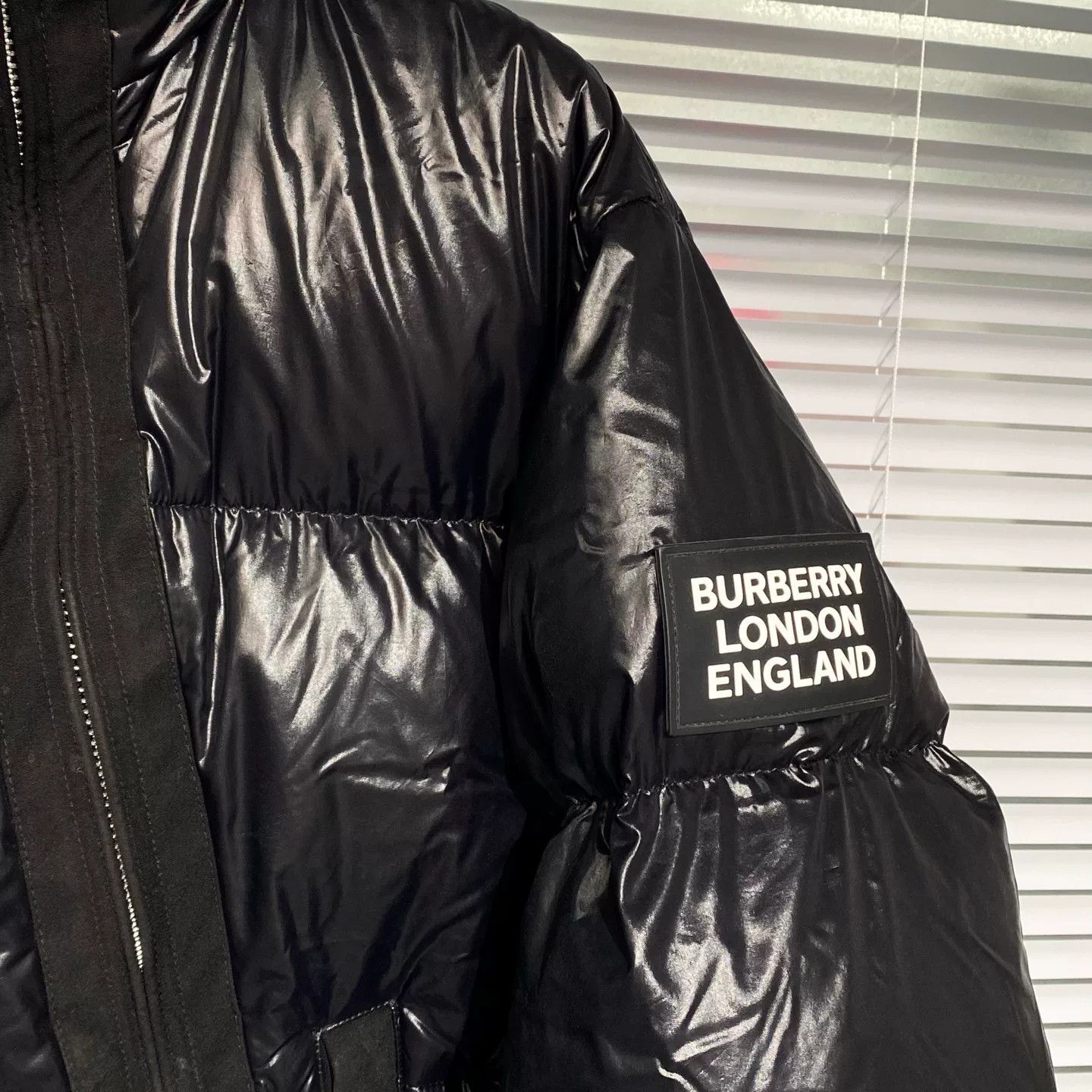 Burberry burberry black hooded puffer jacket size L Size US L / EU 52-54 / 3 - 3 Thumbnail