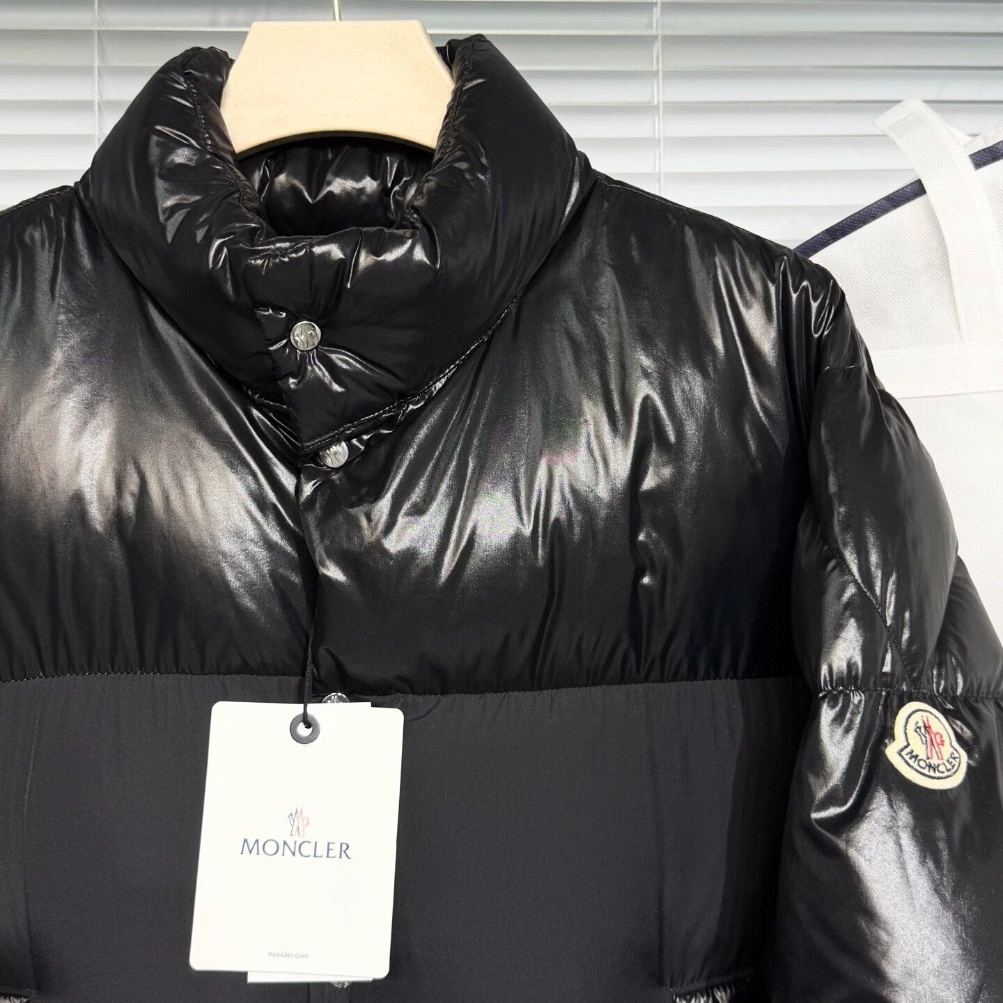 Moncler moncler aynard black down jacket size 2 Size US M / EU 48-50 / 2 - 3 Thumbnail