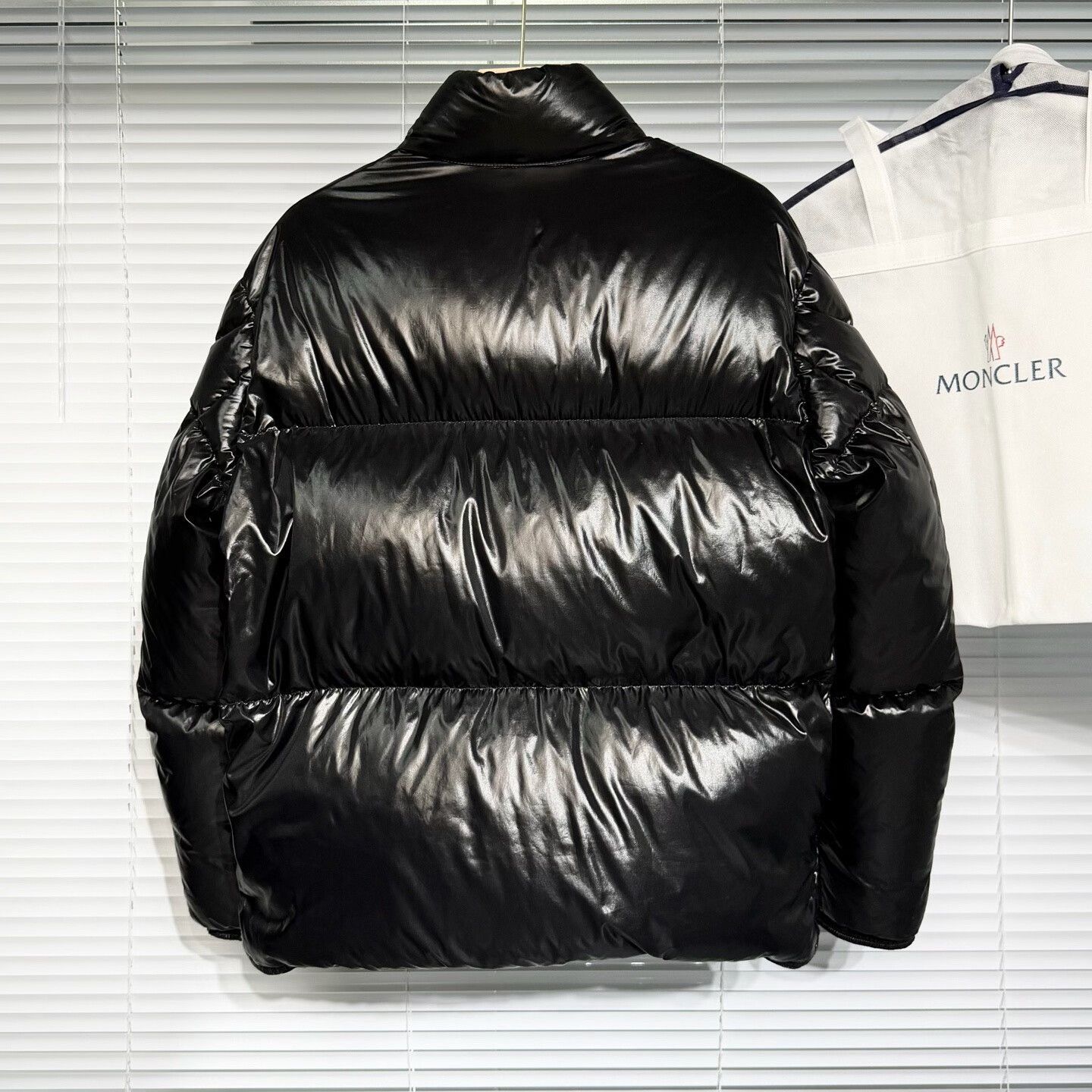 Moncler moncler aynard black down jacket size 2 Size US M / EU 48-50 / 2 - 2 Thumbnail