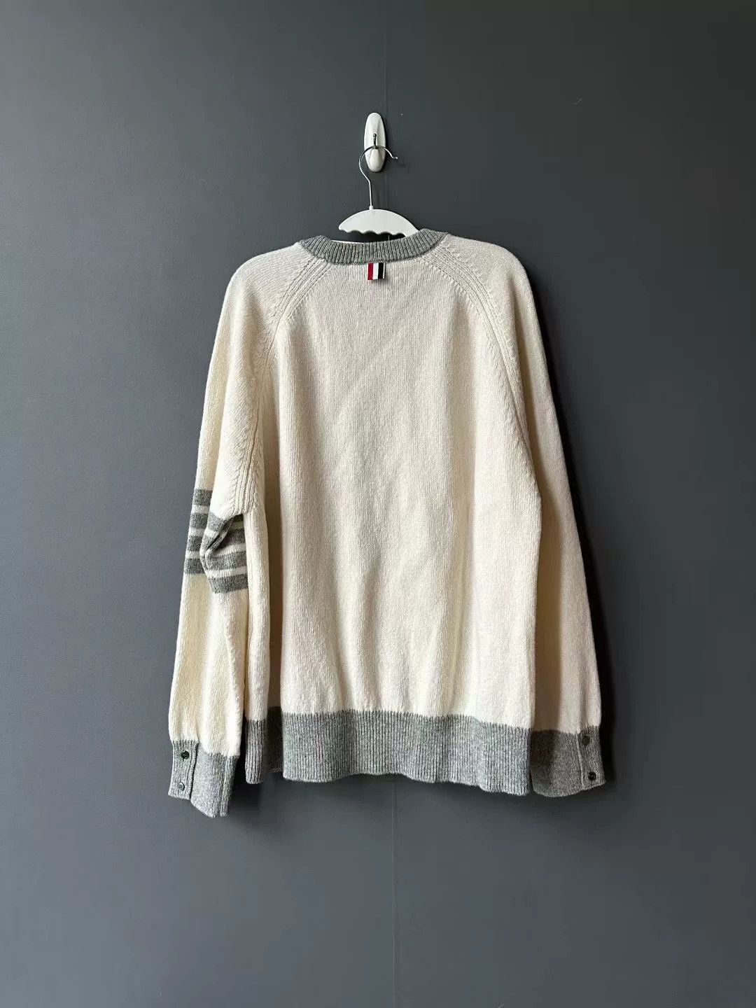 Thom Browne thom browne knitted sweater with gray trim Size US L / EU 52-54 / 3 - 2 Thumbnail