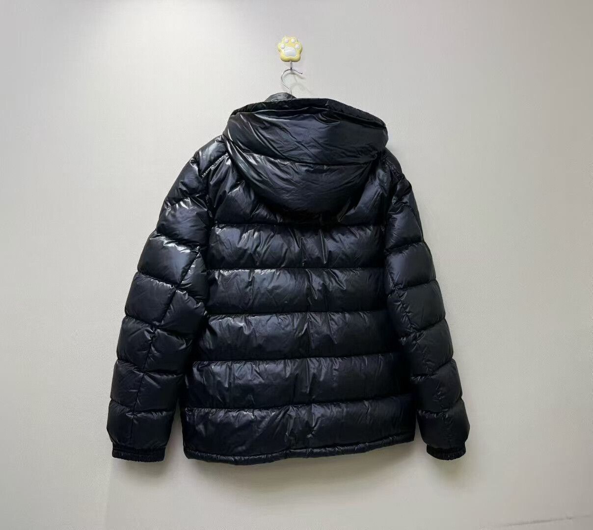 Moncler moncler black puffer jacket with logo pocket Size US L / EU 52-54 / 3 - 5 Thumbnail