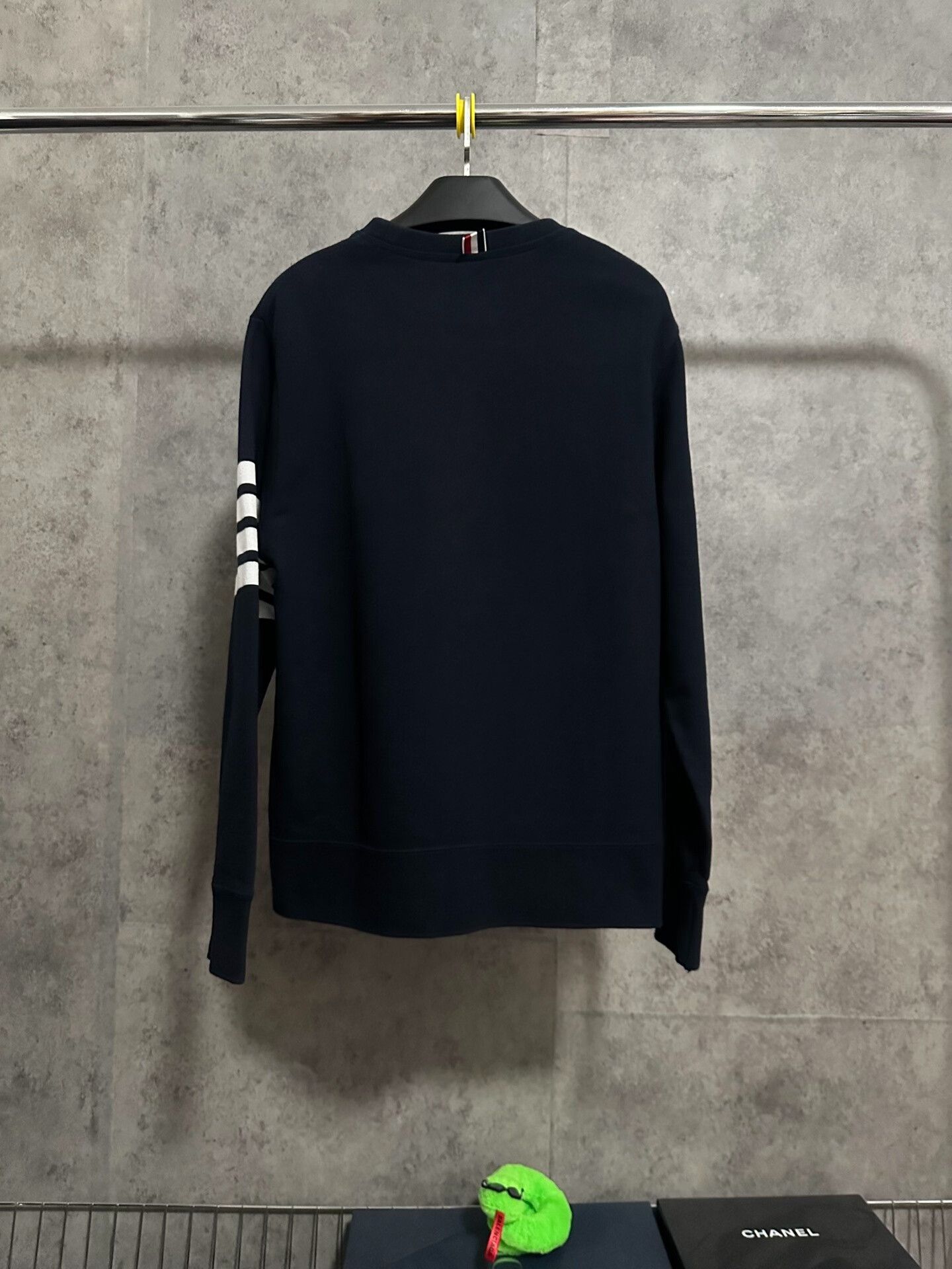 Thom Browne thom browne classic navy crewneck sweatshirt Size US XL / EU 56 / 4 - 5 Thumbnail
