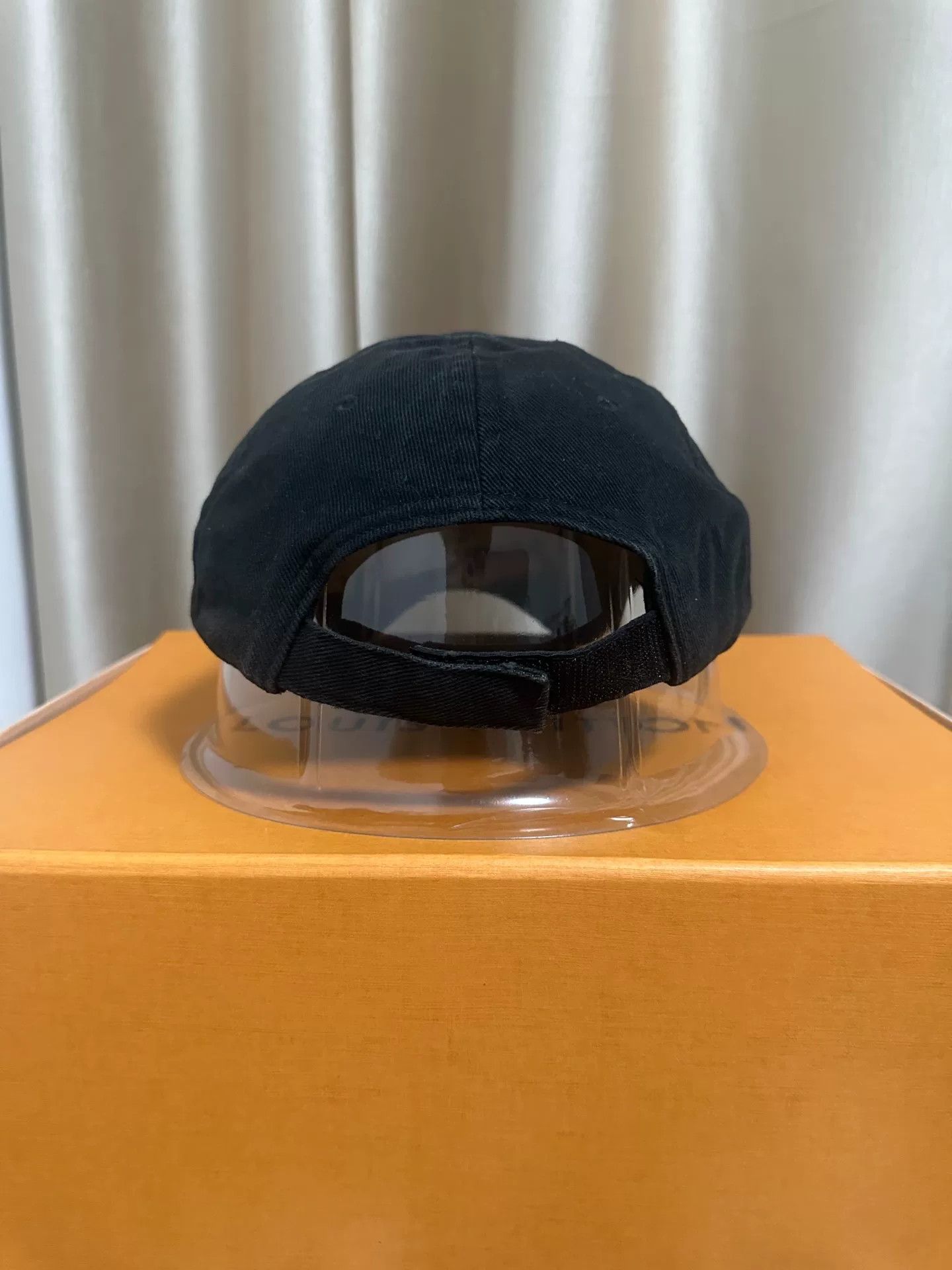 Balenciaga Balenciaga Logo Embroidered Black Baseball Cap Size ONE SIZE - 3 Thumbnail
