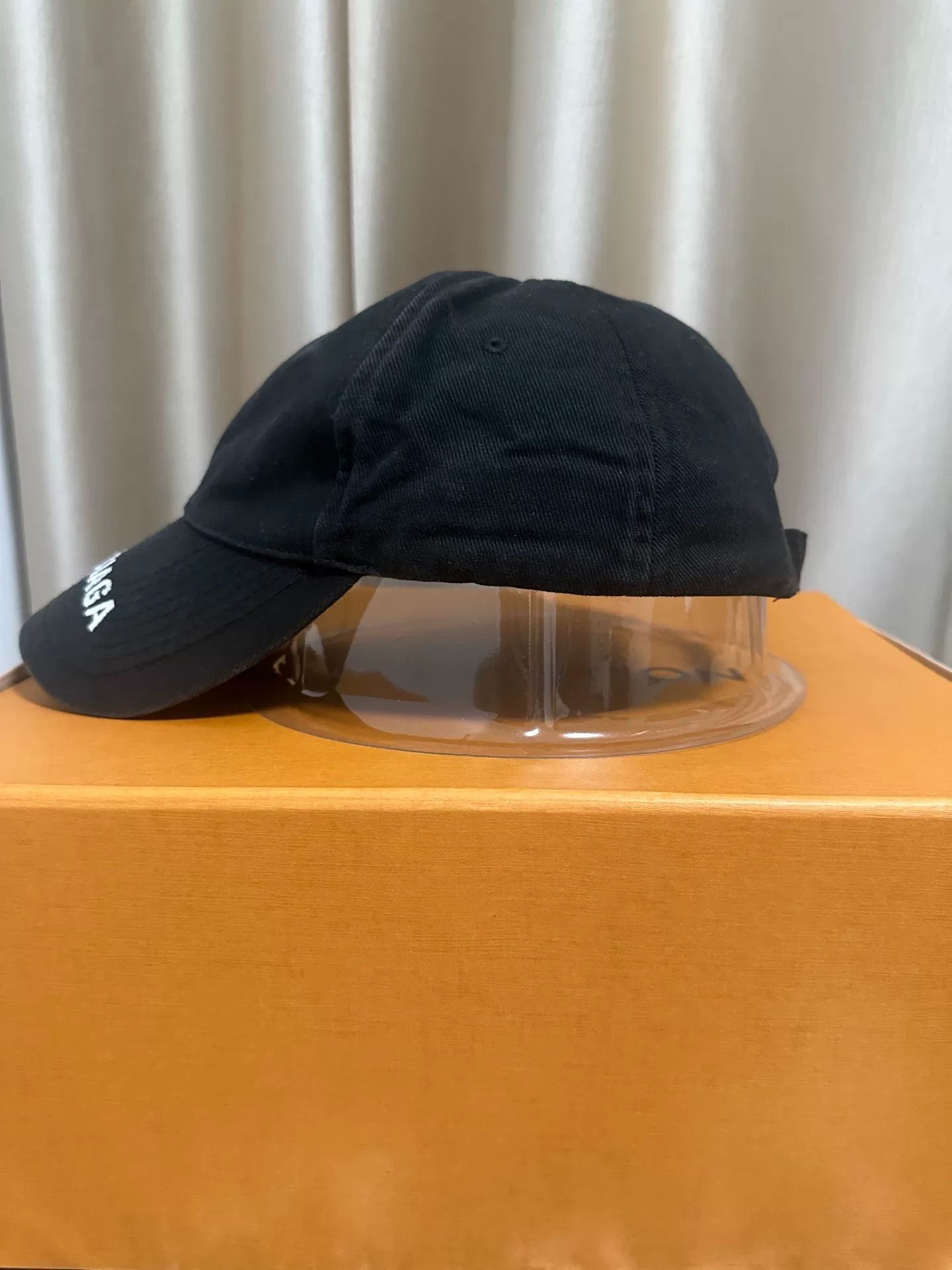 Balenciaga Balenciaga Logo Embroidered Black Baseball Cap Size ONE SIZE - 2 Thumbnail