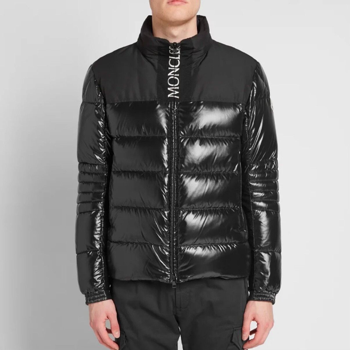 Moncler moncler black puffer jacket with logo embroidery Size US L / EU 52-54 / 3 - 7 Thumbnail