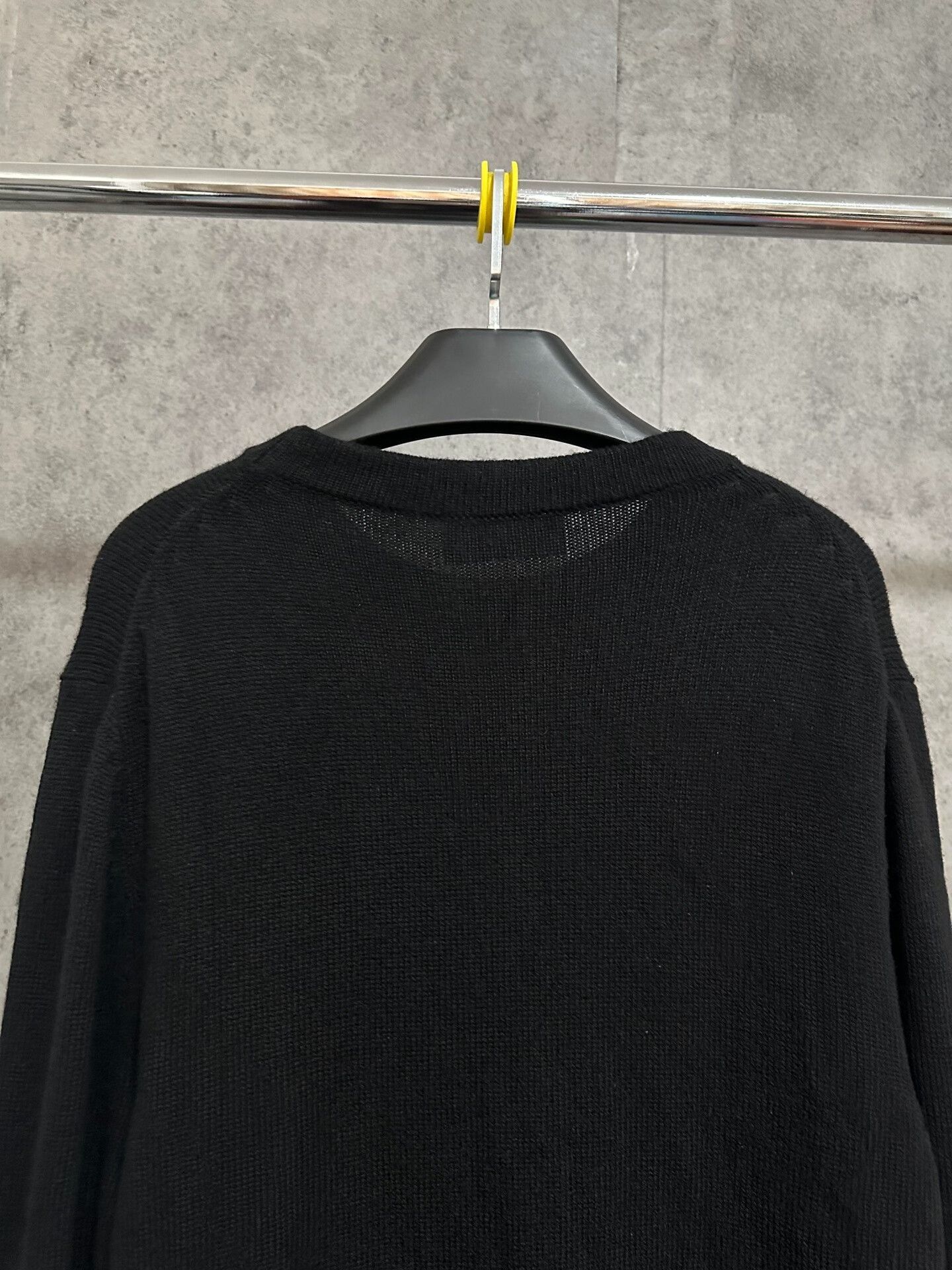 Dior dior embroidered logo cashmere sweater black Size US L / EU 52-54 / 3 - 6 Thumbnail