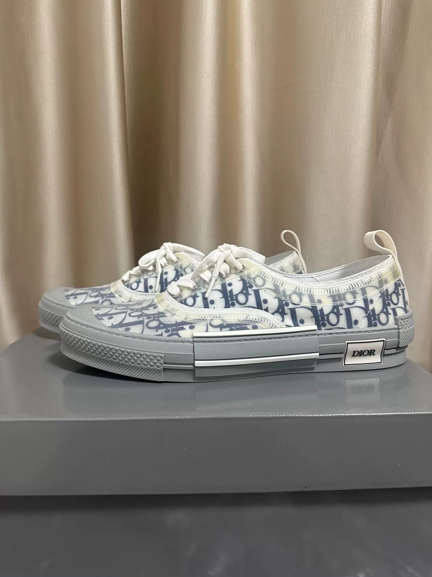 Dior Dior B23 Low-Top Sneakers in Gray and White Size US 12 / EU 45 - 2 Thumbnail