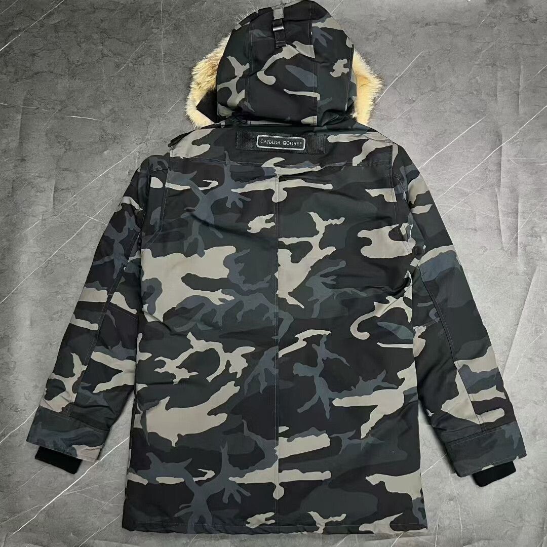 Canada Goose camouflage hooded down jacket size L Size US L / EU 52-54 / 3 - 2 Thumbnail