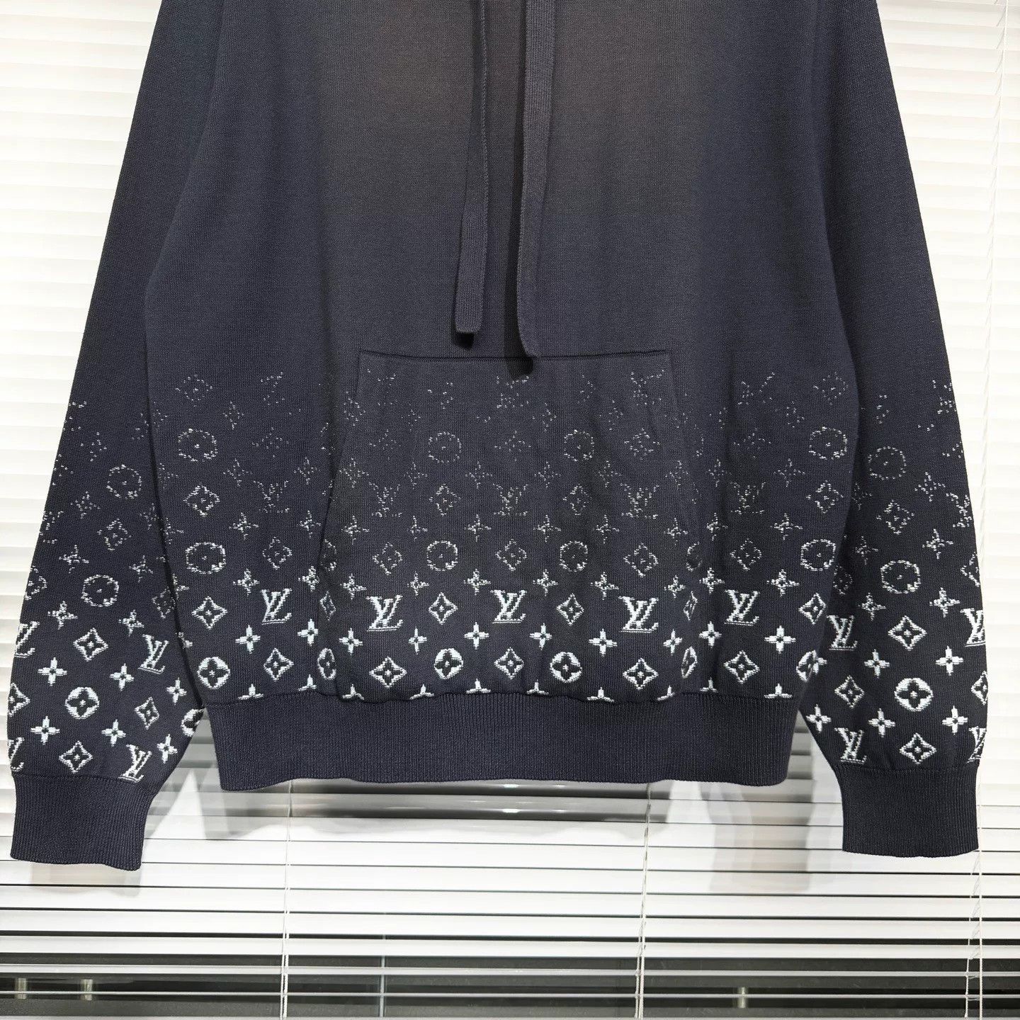 LVXWA louis vuitton knitted hoodie with logo Size US L / EU 52-54 / 3 - 3 Thumbnail
