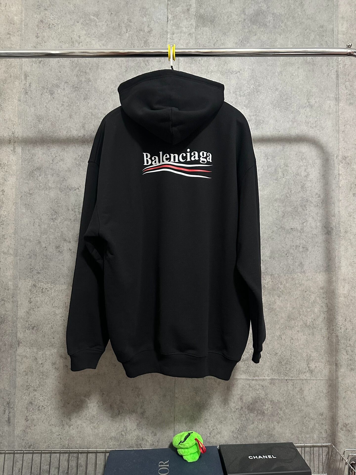 Balenciaga balenciaga black logo hoodie sweatshirt Size US S / EU 44-46 / 1 - 4 Thumbnail