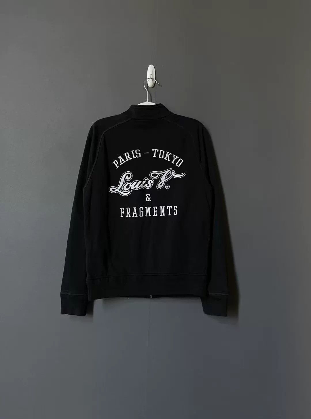 Louis Vuitton louis vuitton fragments black jacket Size US S / EU 44-46 / 1 - 2 Thumbnail