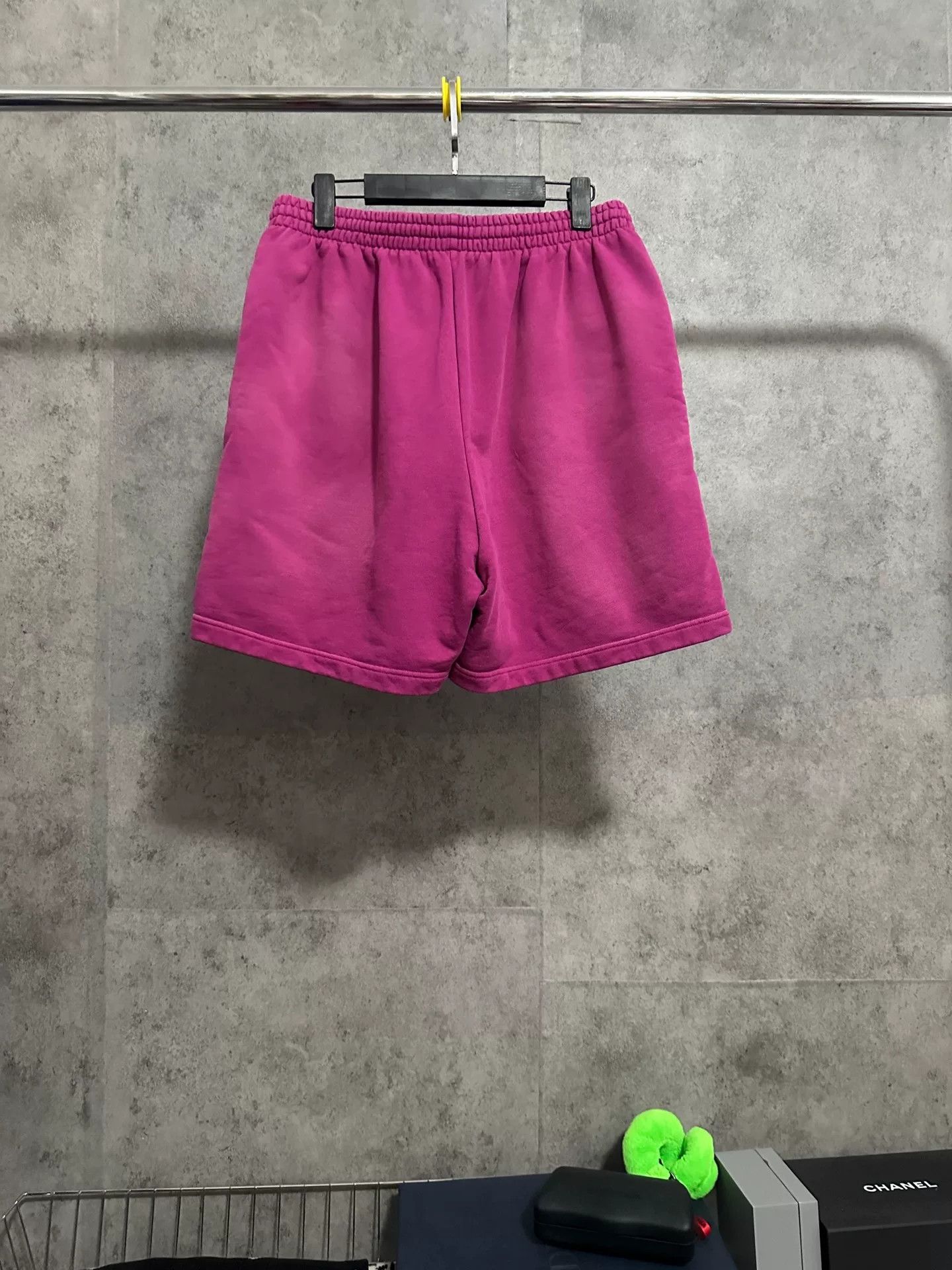 Balenciaga balenciaga embroidered pink shorts Size US 26 / EU 42 - 4 Thumbnail