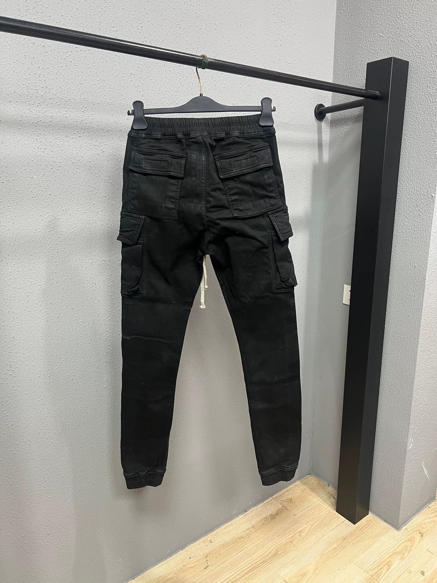 Rick Owens rick owens black waxed cargo pants Size US 26 / EU 42 - 2 Thumbnail