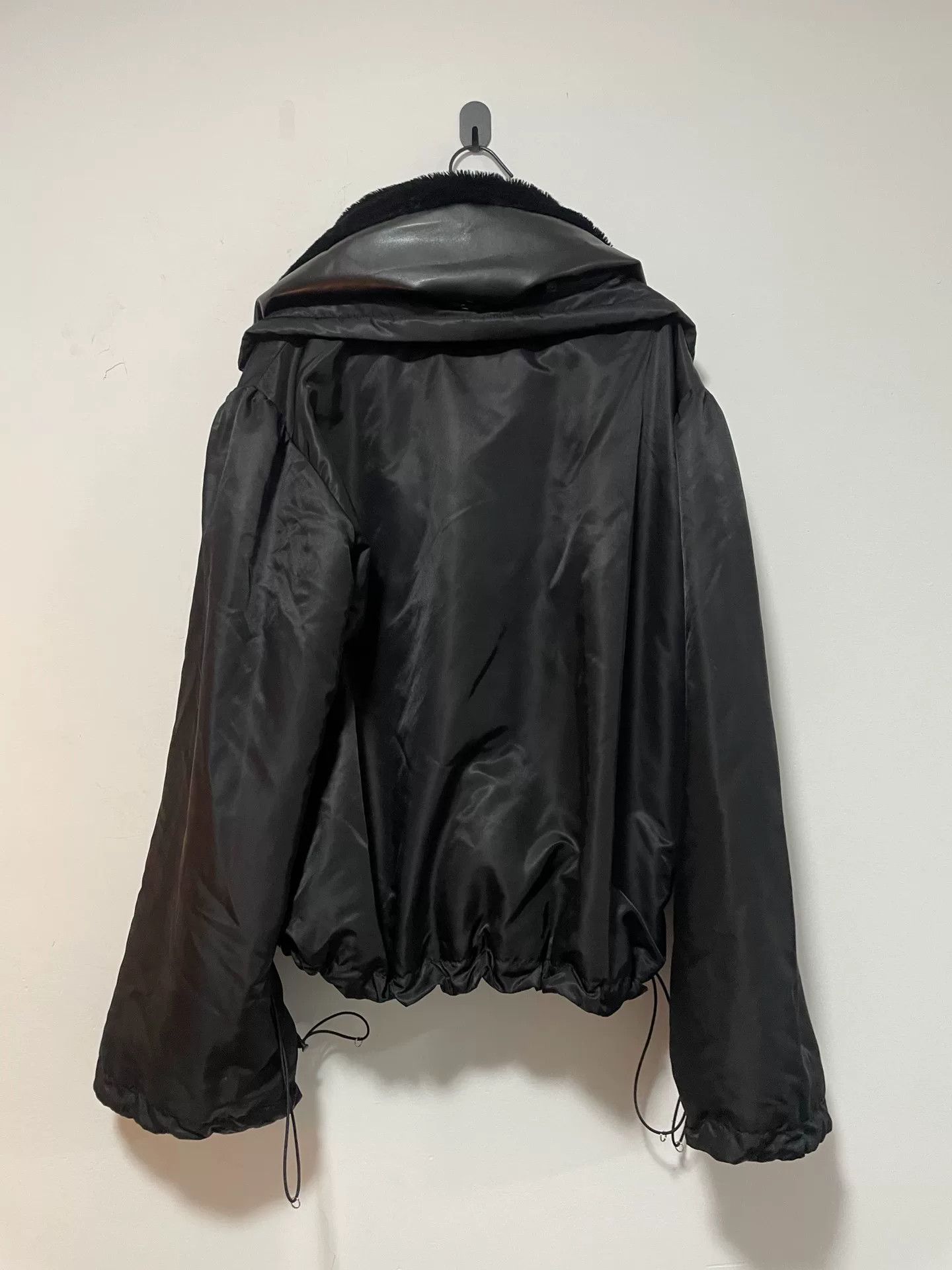 Random Identities Black Fur-Collared Flight Jacket Size L Size US L / EU 52-54 / 3 - 2 Thumbnail