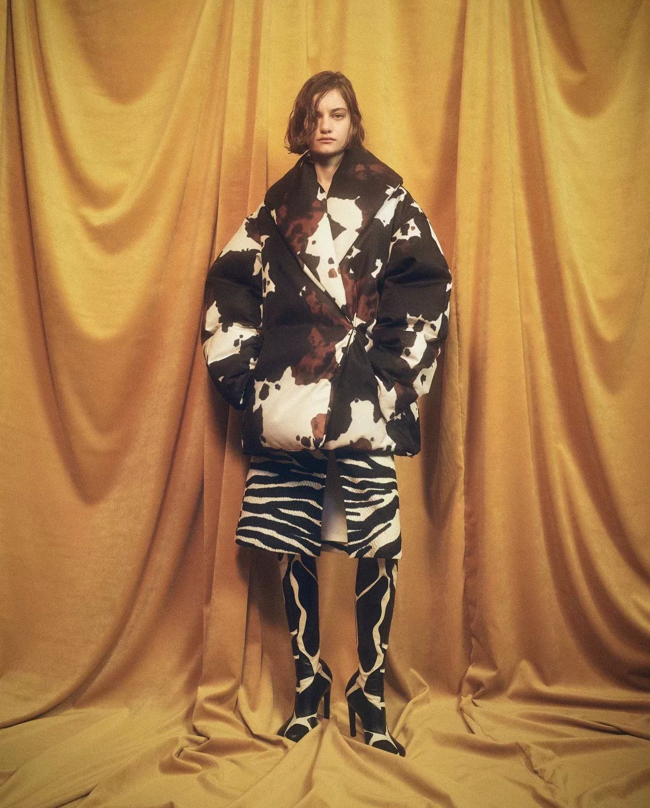 Dries Van Noten oversized black and white cow print coat Size US XS / EU 42 / 0 - 5 Thumbnail